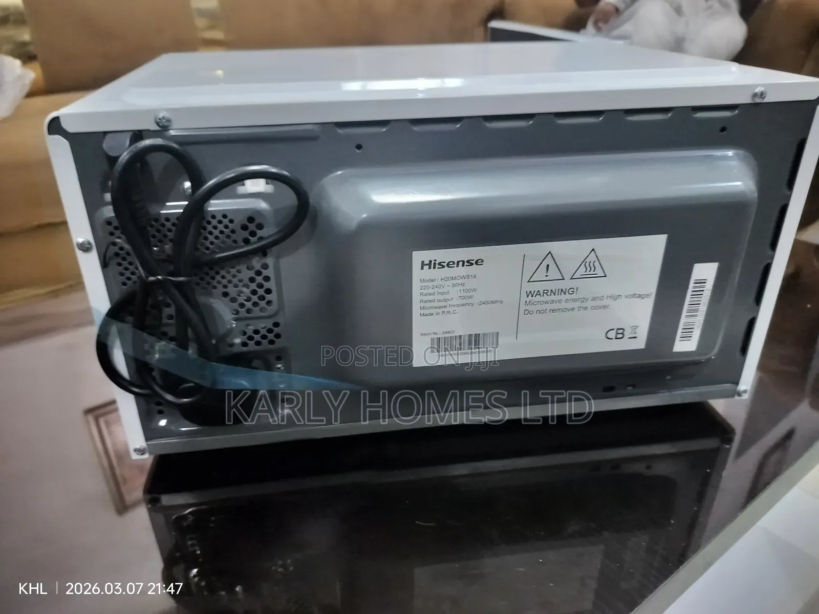 * Compact Powerful Microwave Oven*