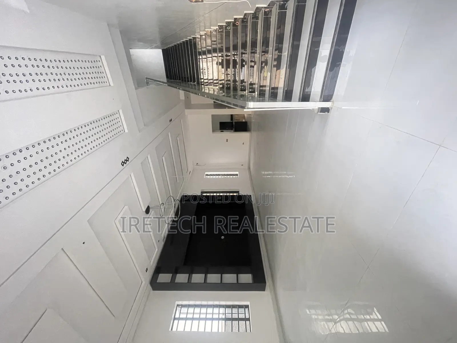 5bdrm Duplex in In A Well Secured, Sangotedo for sale