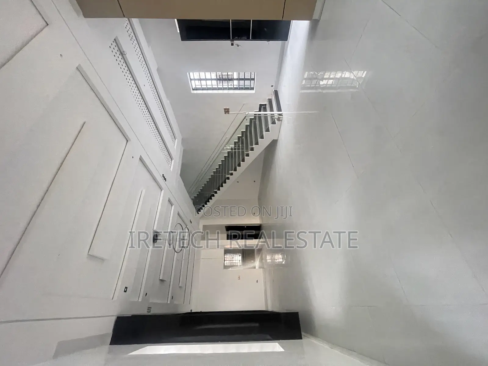 5bdrm Duplex in In A Well Secured, Sangotedo for sale