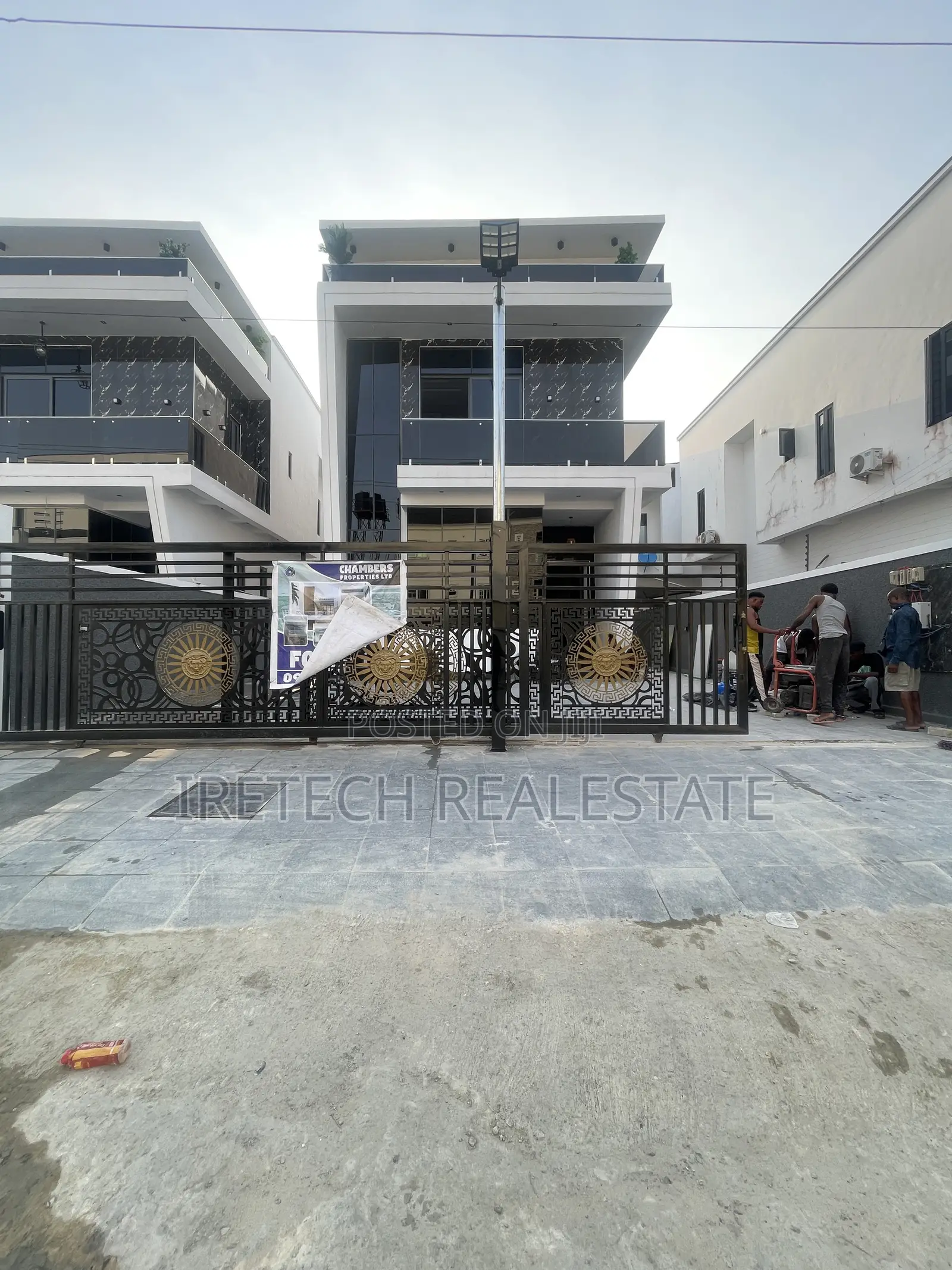 5bdrm Duplex in In A Well Secured, Sangotedo for sale