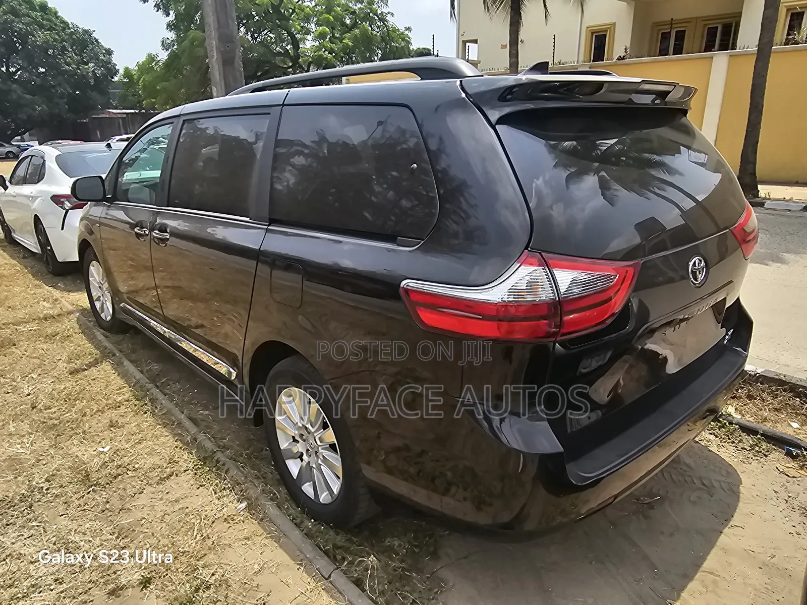 Toyota Sienna XLE 7 Passenger AWD 2020 Black