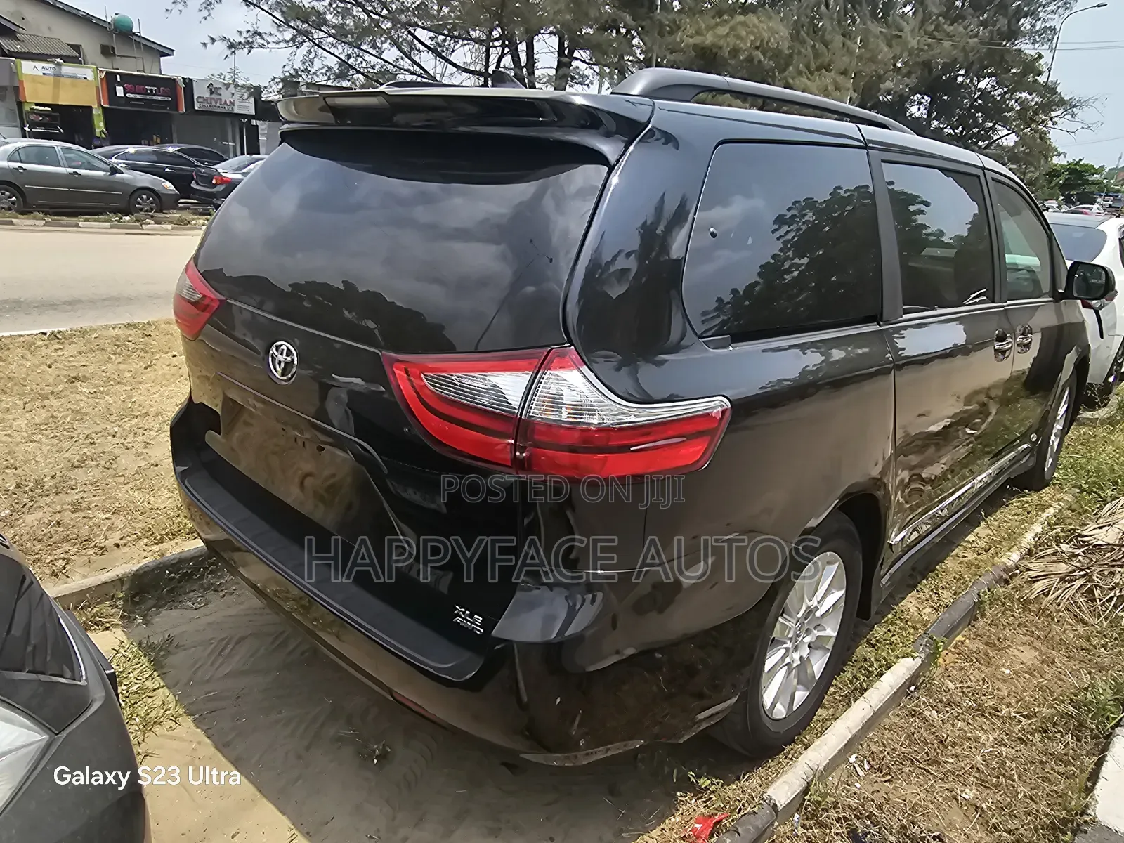 Toyota Sienna XLE 7 Passenger AWD 2020 Black