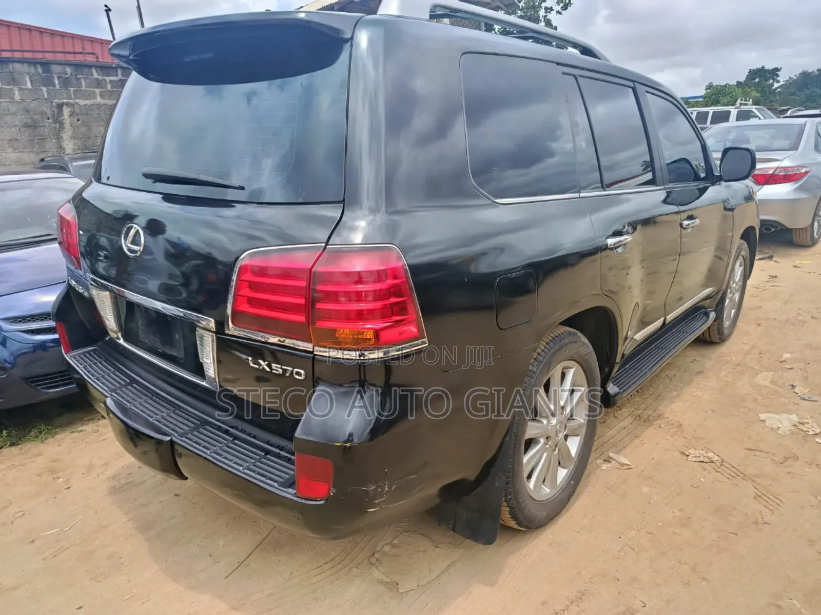 Lexus LX 570 2012 Black