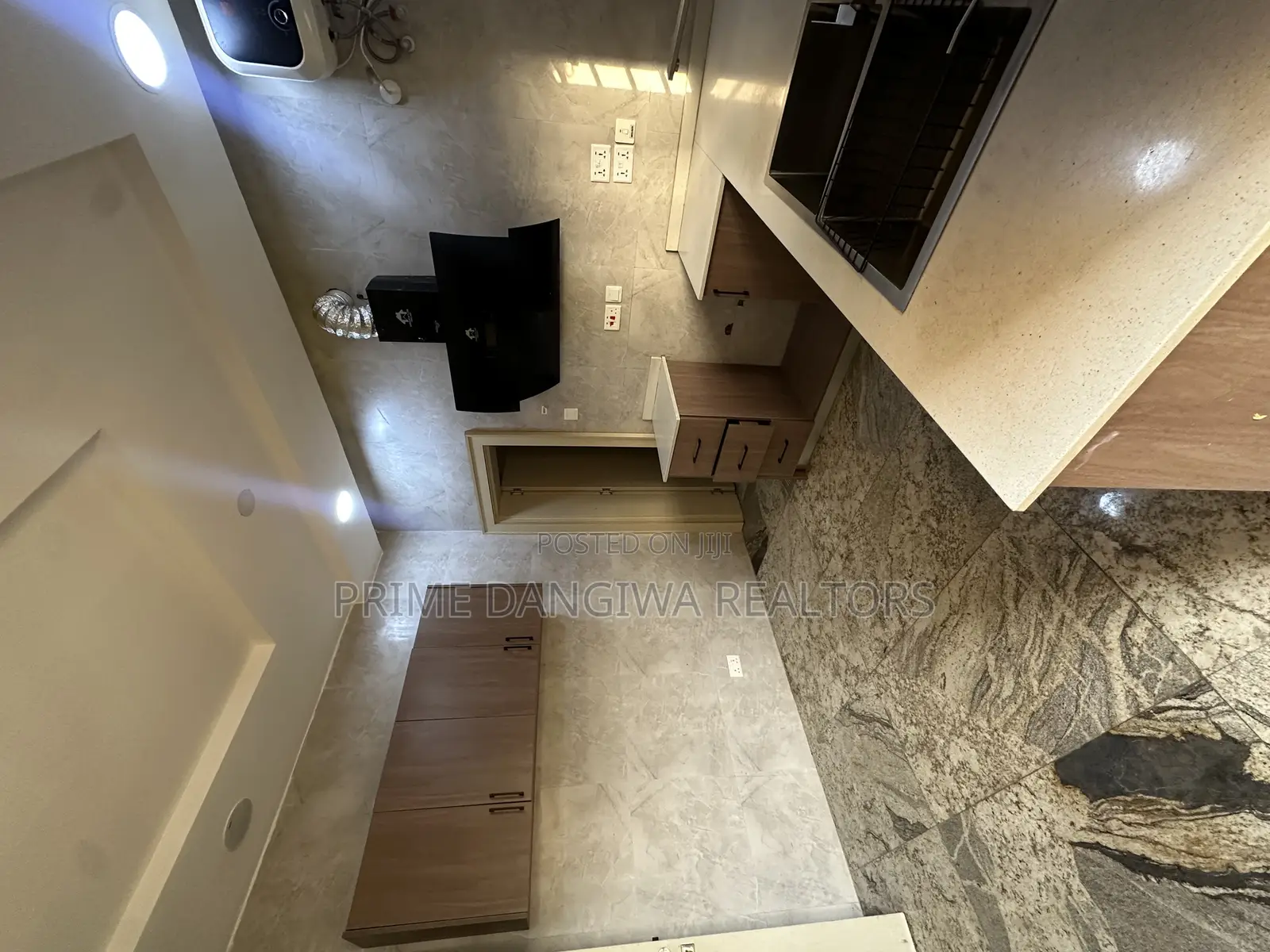 3bdrm Apartment in Wuse 2 for rent