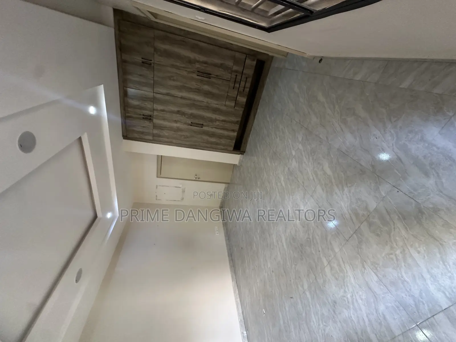 3bdrm Apartment in Wuse 2 for rent