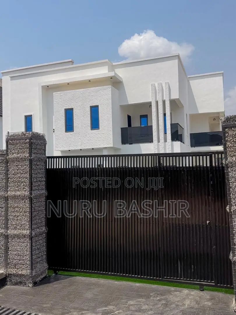 4bdrm Duplex in Oluyole Estate for sale