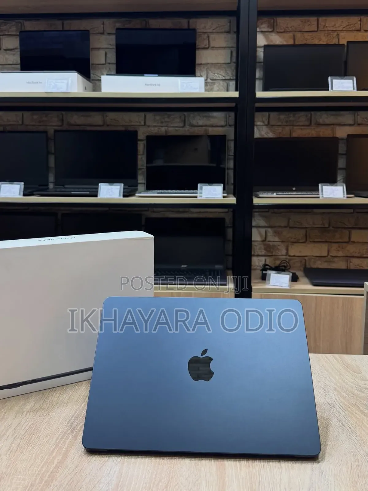 Laptop Apple MacBook Air 2025 M4 13-inch 8GB Apple M5 SSD 512GB