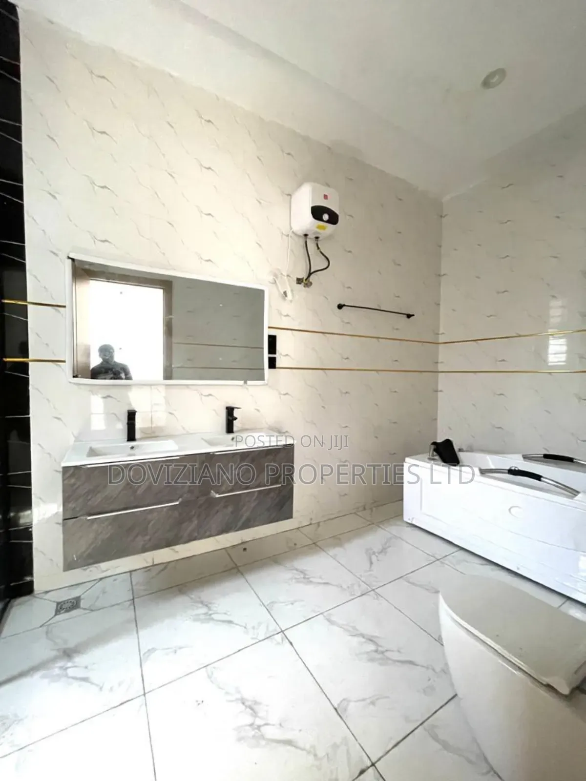 4bdrm Duplex in Ologolo for sale
