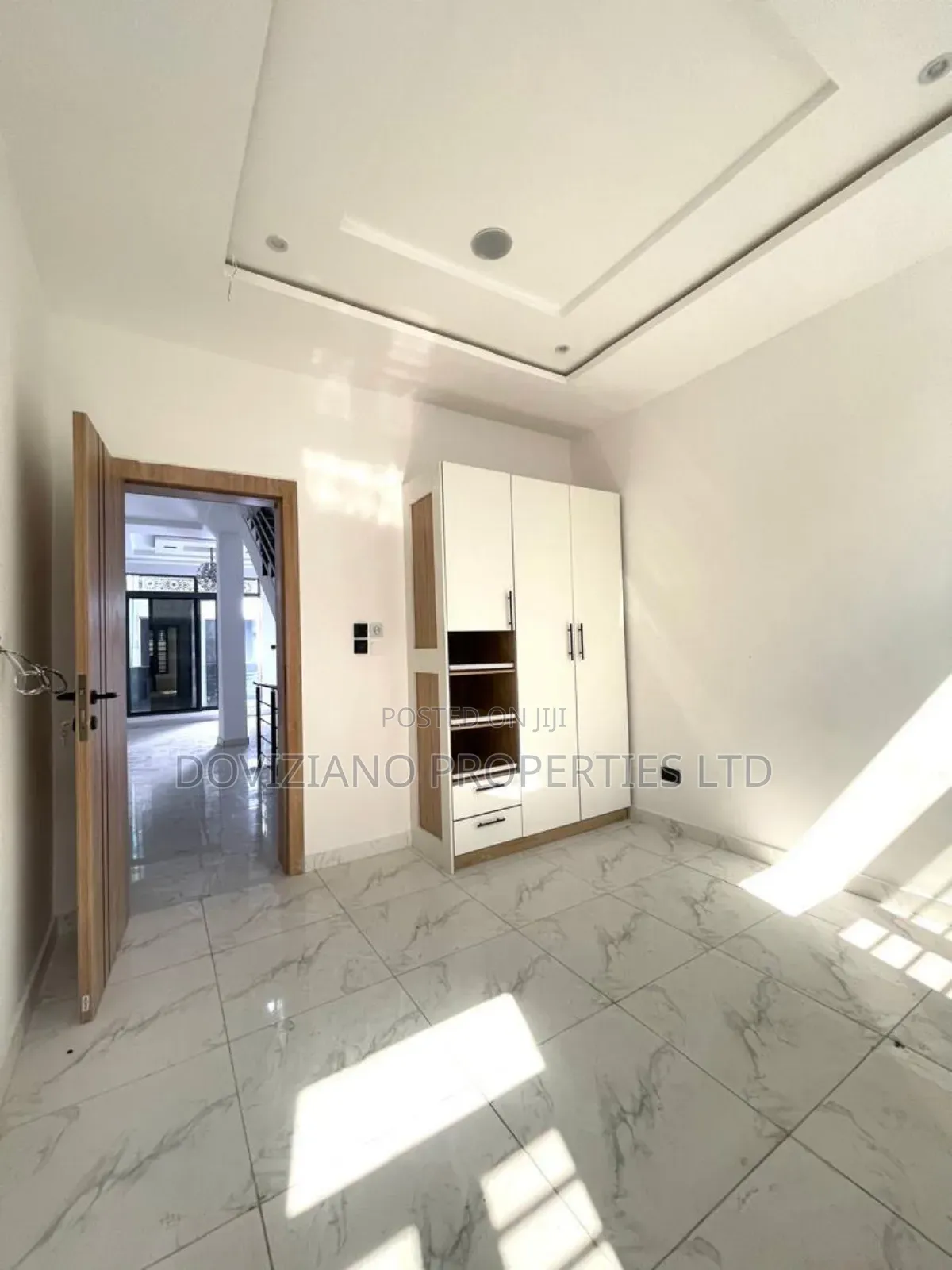 4bdrm Duplex in Ologolo for sale