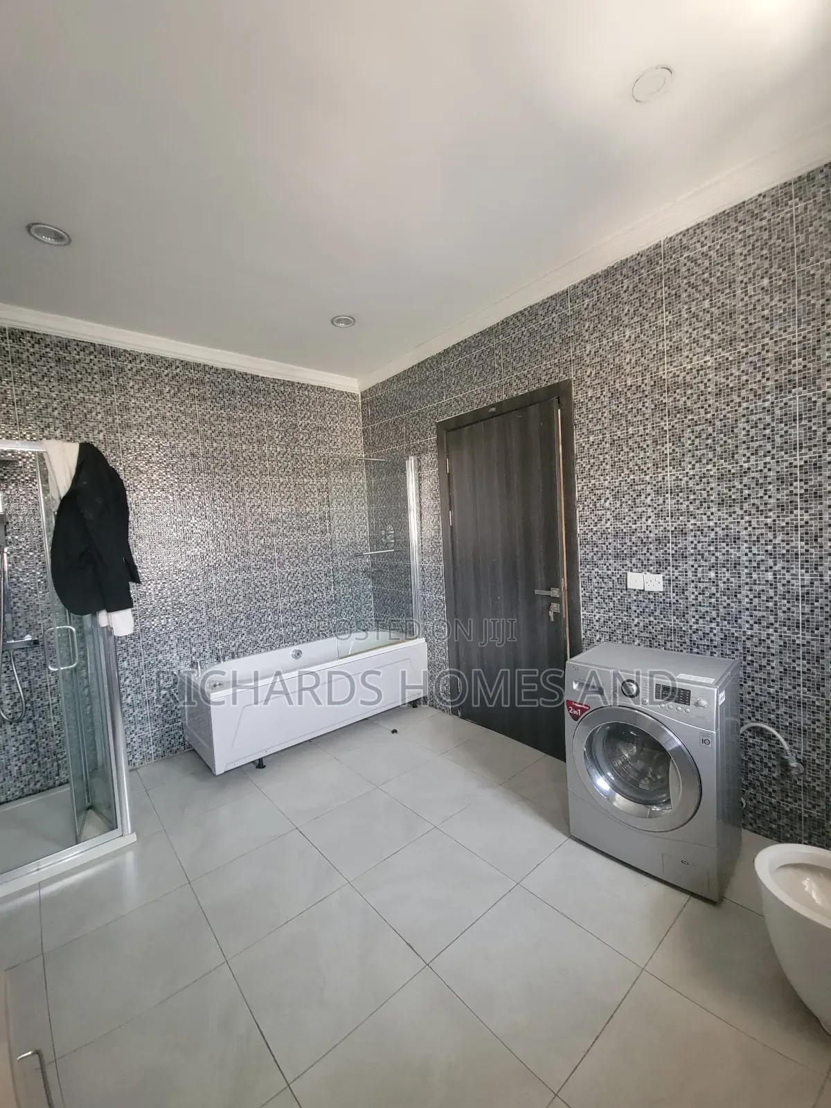 3bdrm Block of Flats in Old Ikoyi for rent