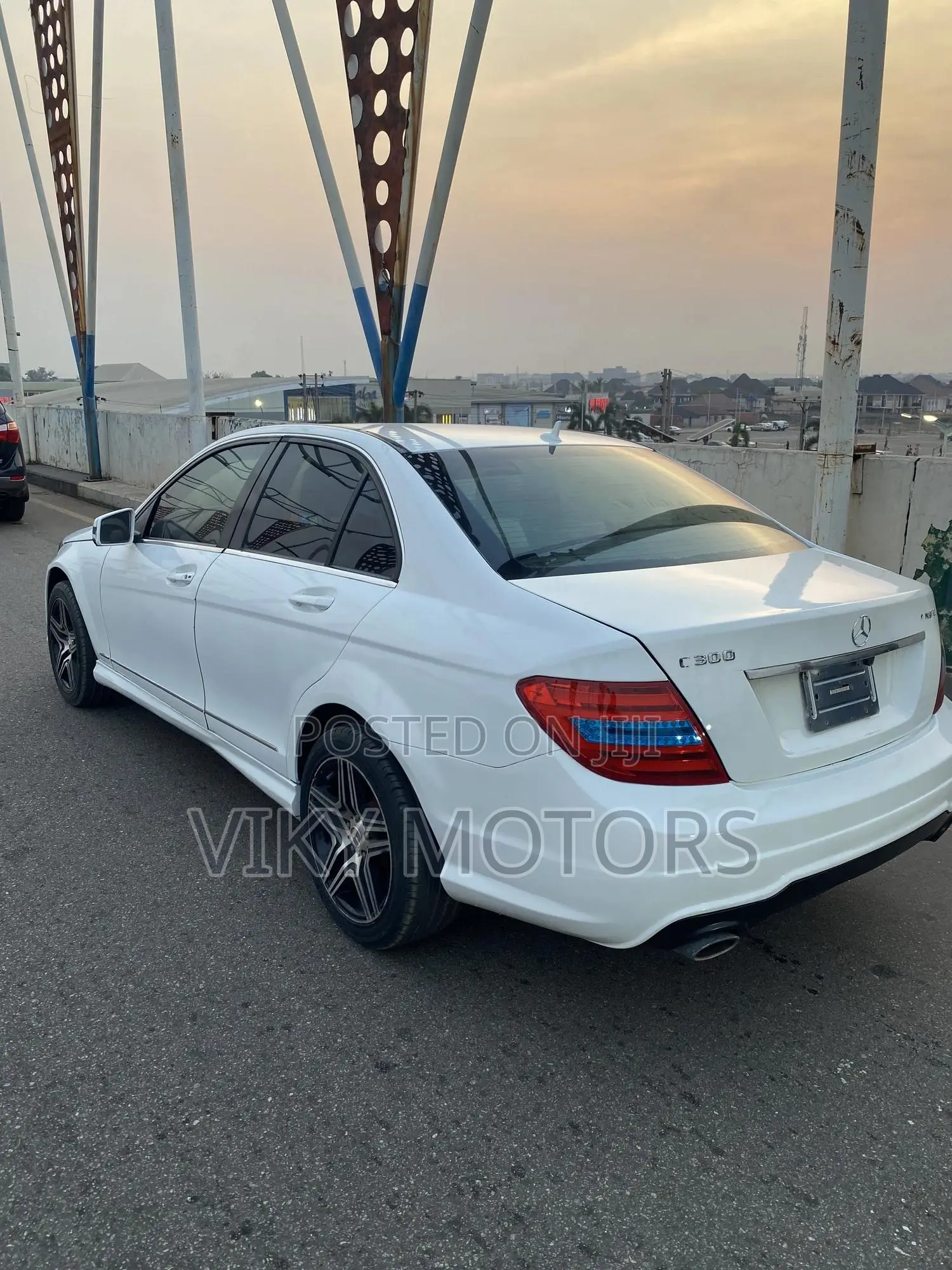 Mercedes-Benz C300 Sport 4Matic Sedan AWD (3.0L 6cyl 7A) 2010 White