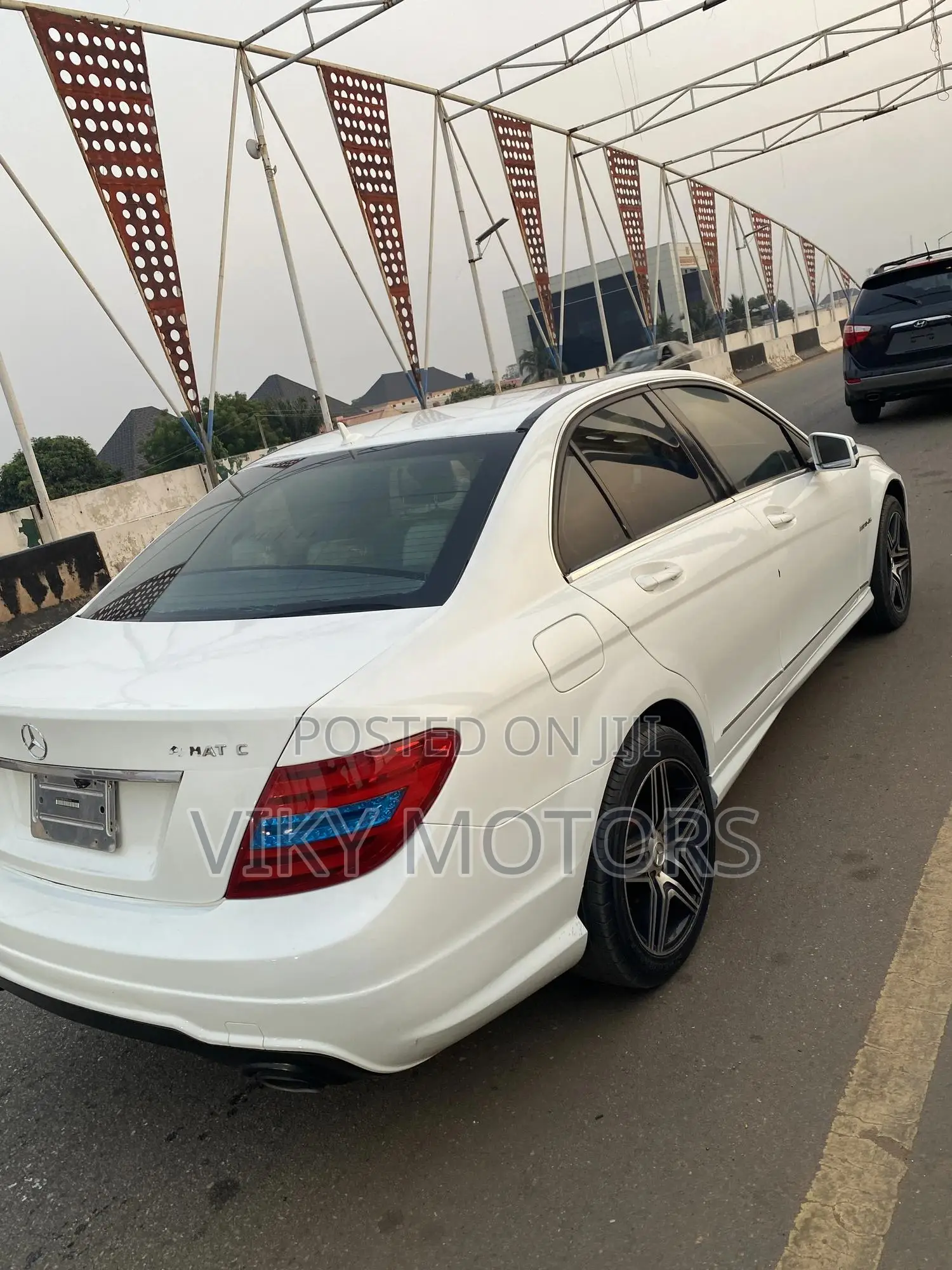 Mercedes-Benz C300 Sport 4Matic Sedan AWD (3.0L 6cyl 7A) 2010 White