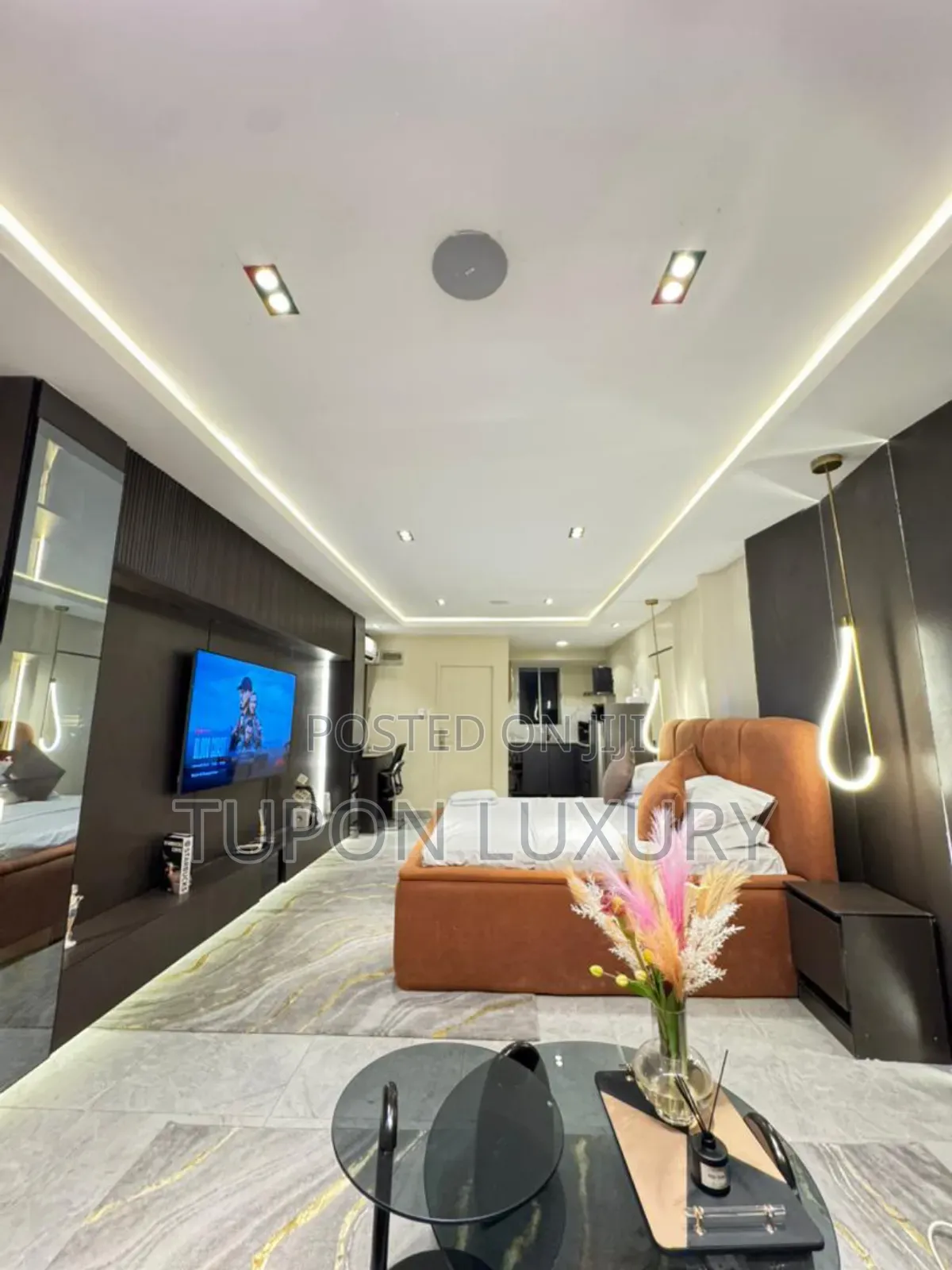 Spacious Studio Apartment With Mini Sea View a Work Space