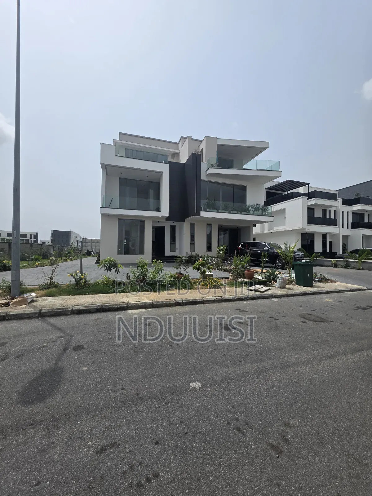 5bdrm Duplex in Cowrie Creek Estate, Lekki Phase 1 for sale