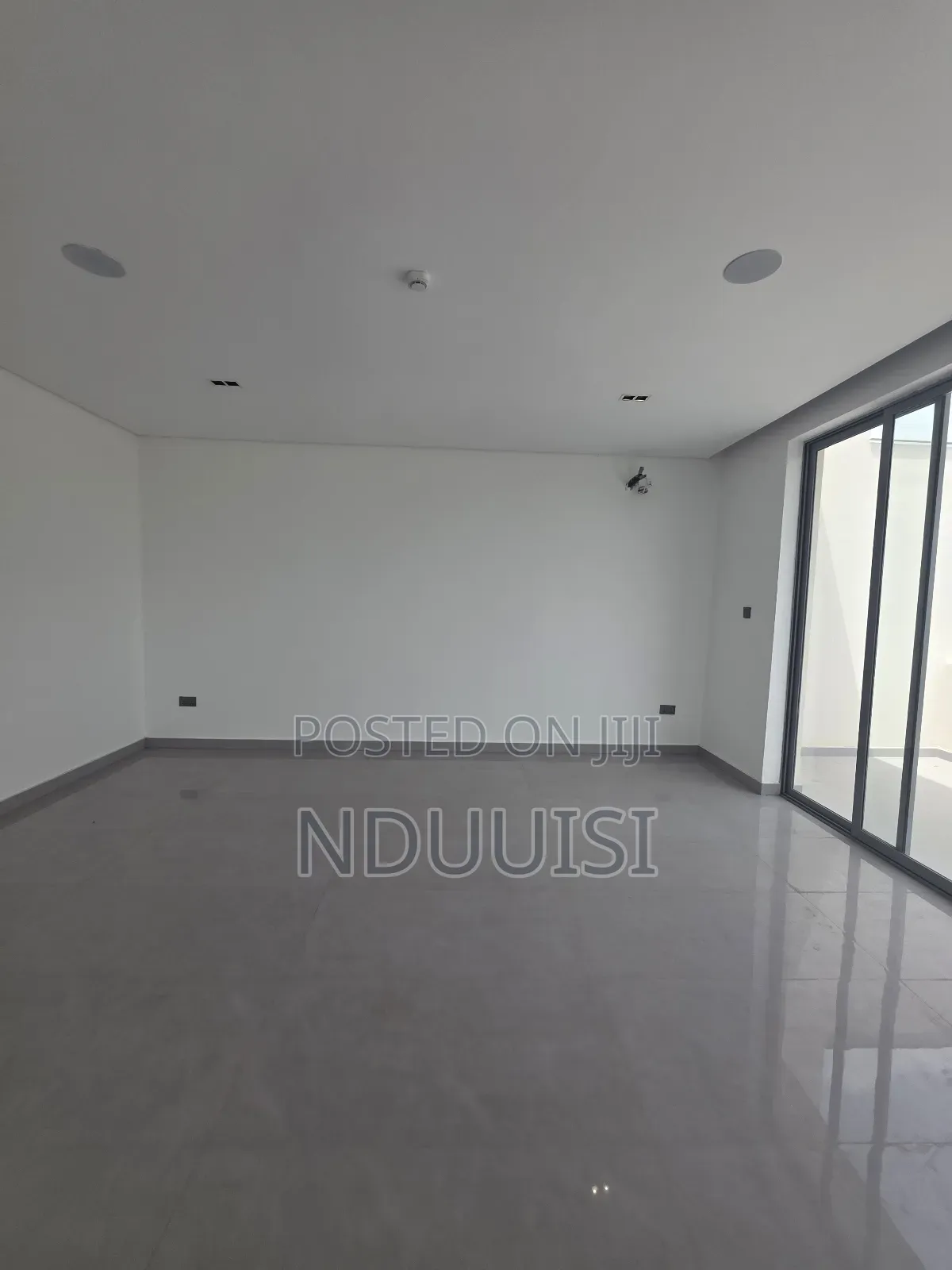5bdrm Duplex in Cowrie Creek Estate, Lekki Phase 1 for sale