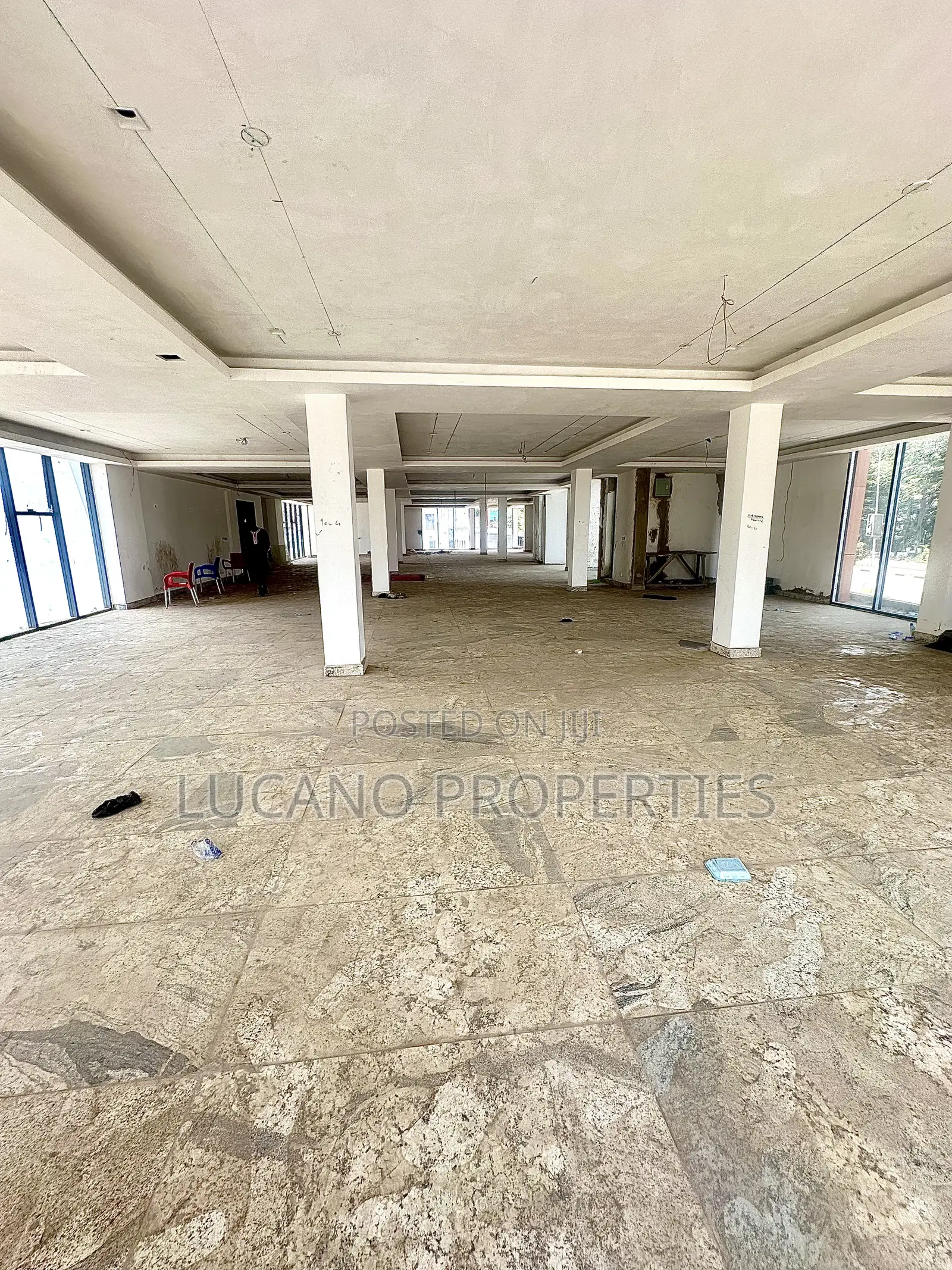 Commercial Plaza Suitable for Restaurants, Offices, Showrooms, Etc.