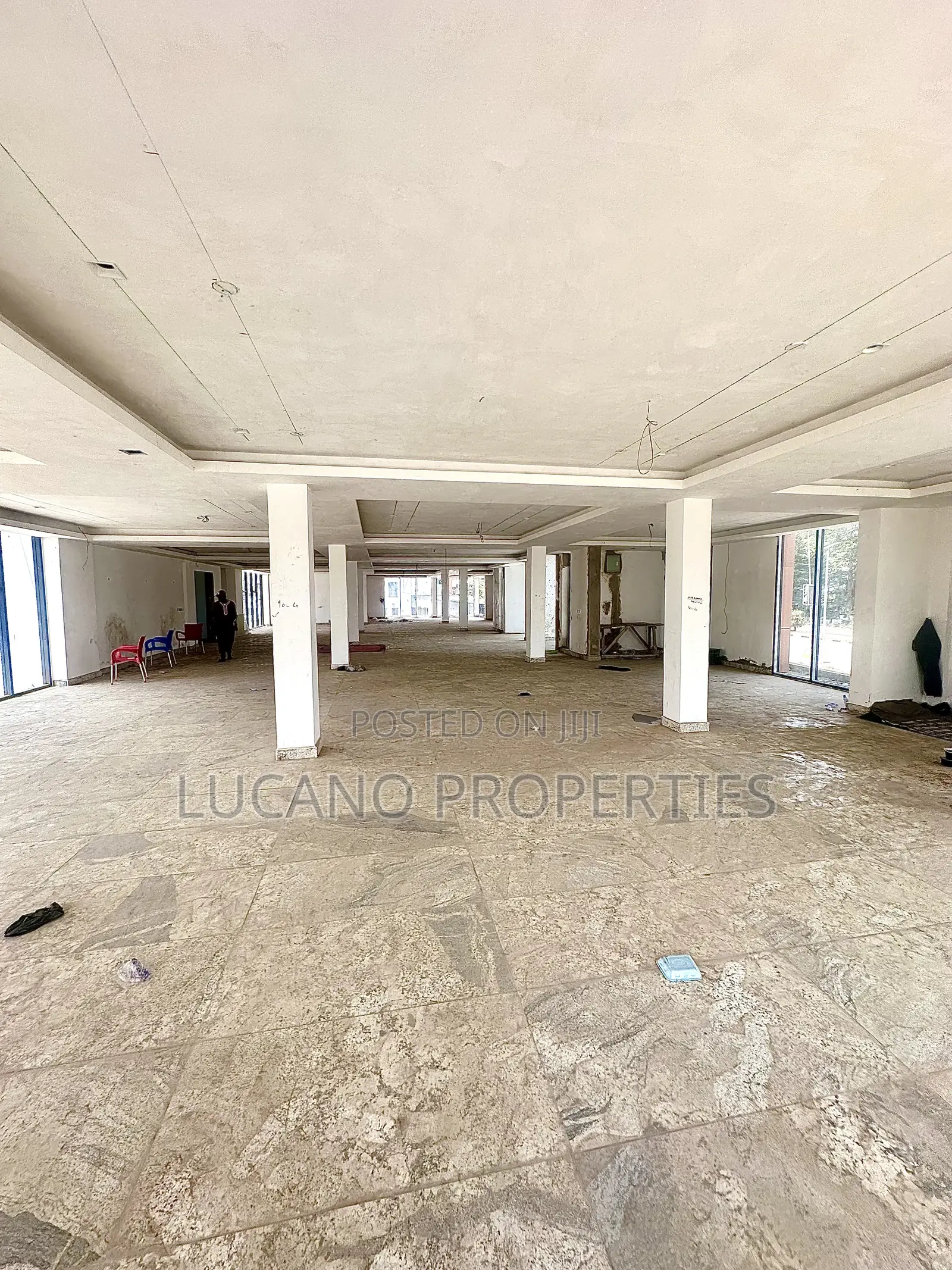 Commercial Plaza Suitable for Restaurants, Offices, Showrooms, Etc.