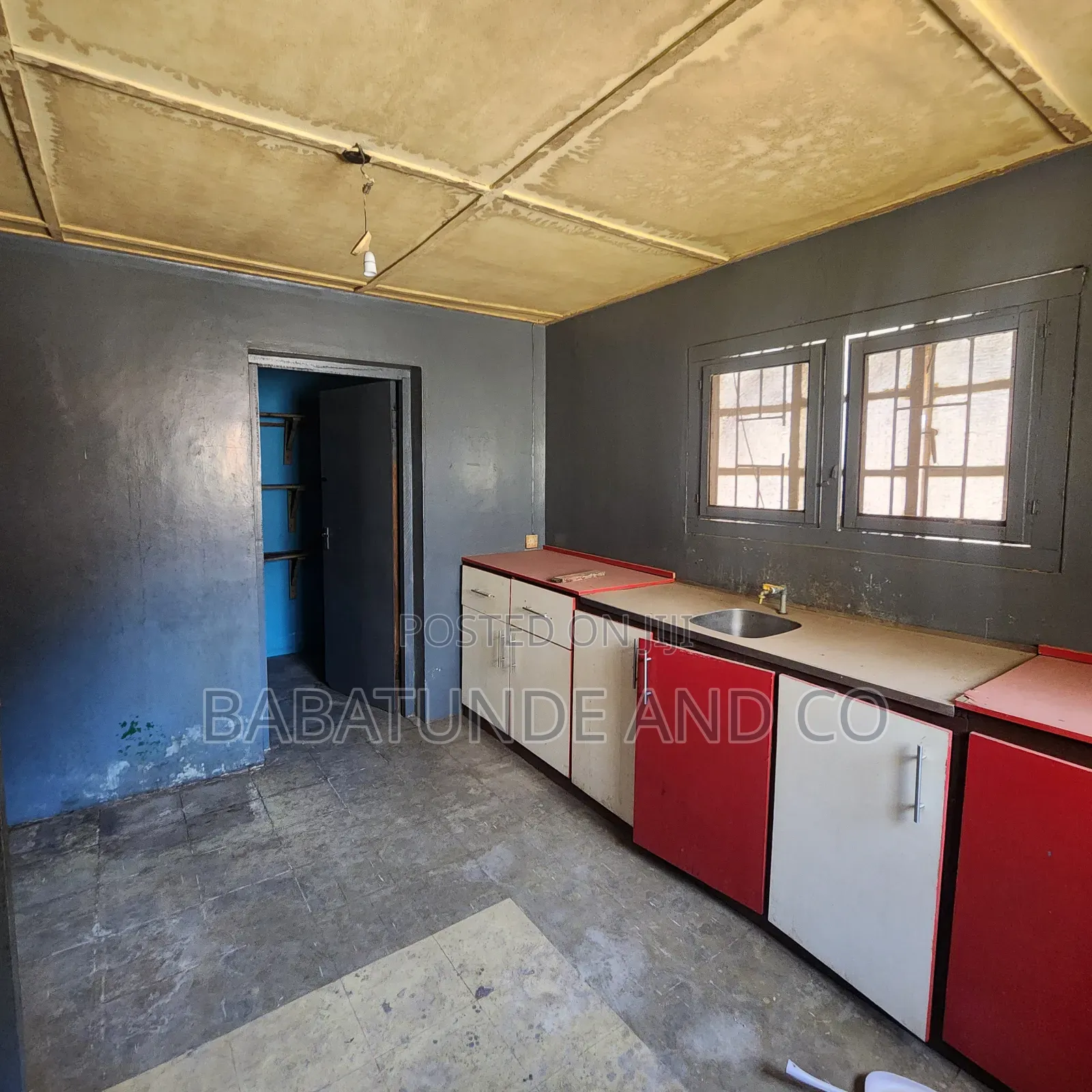 4bdrm Bungalow in Iwo Road for sale