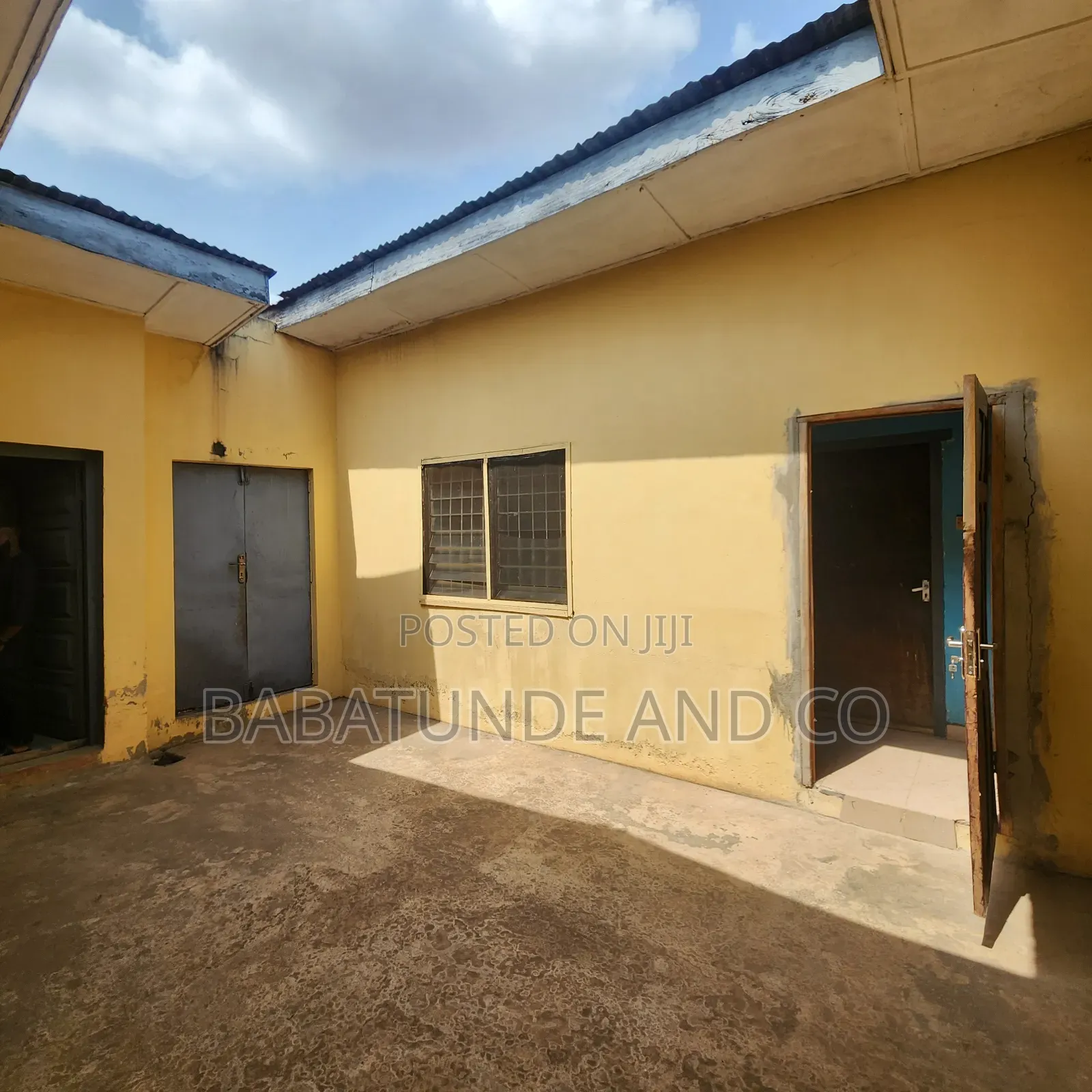 4bdrm Bungalow in Iwo Road for sale