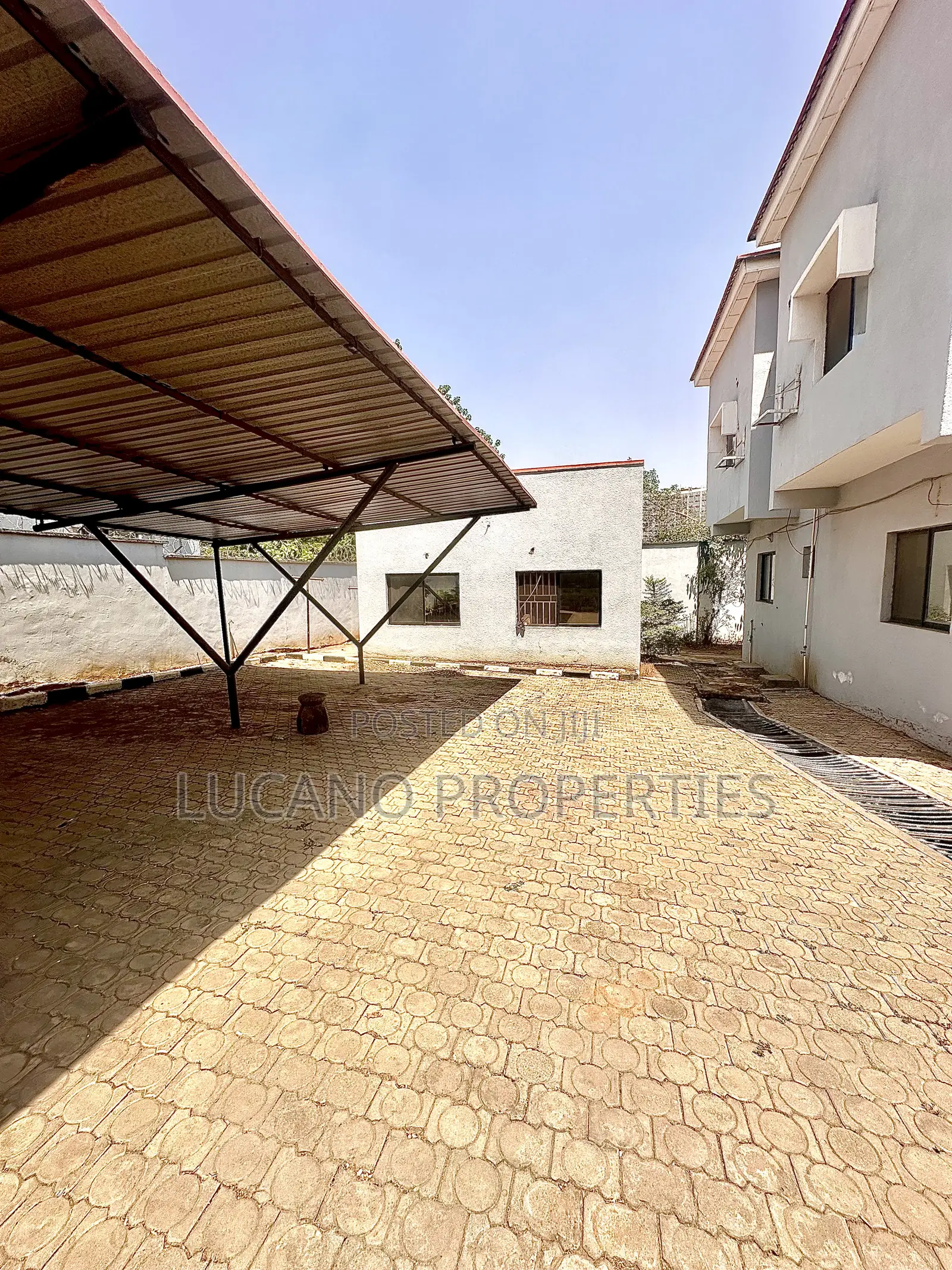 6bdrm Duplex in Wuse 2 for rent