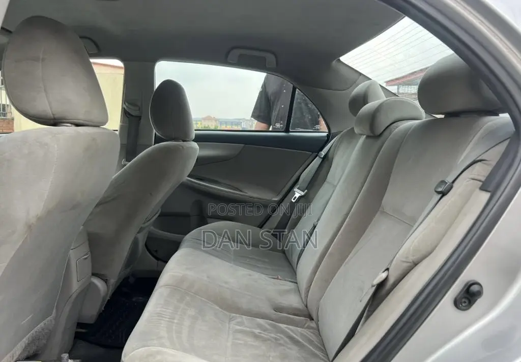Toyota Corolla 2012 Silver
