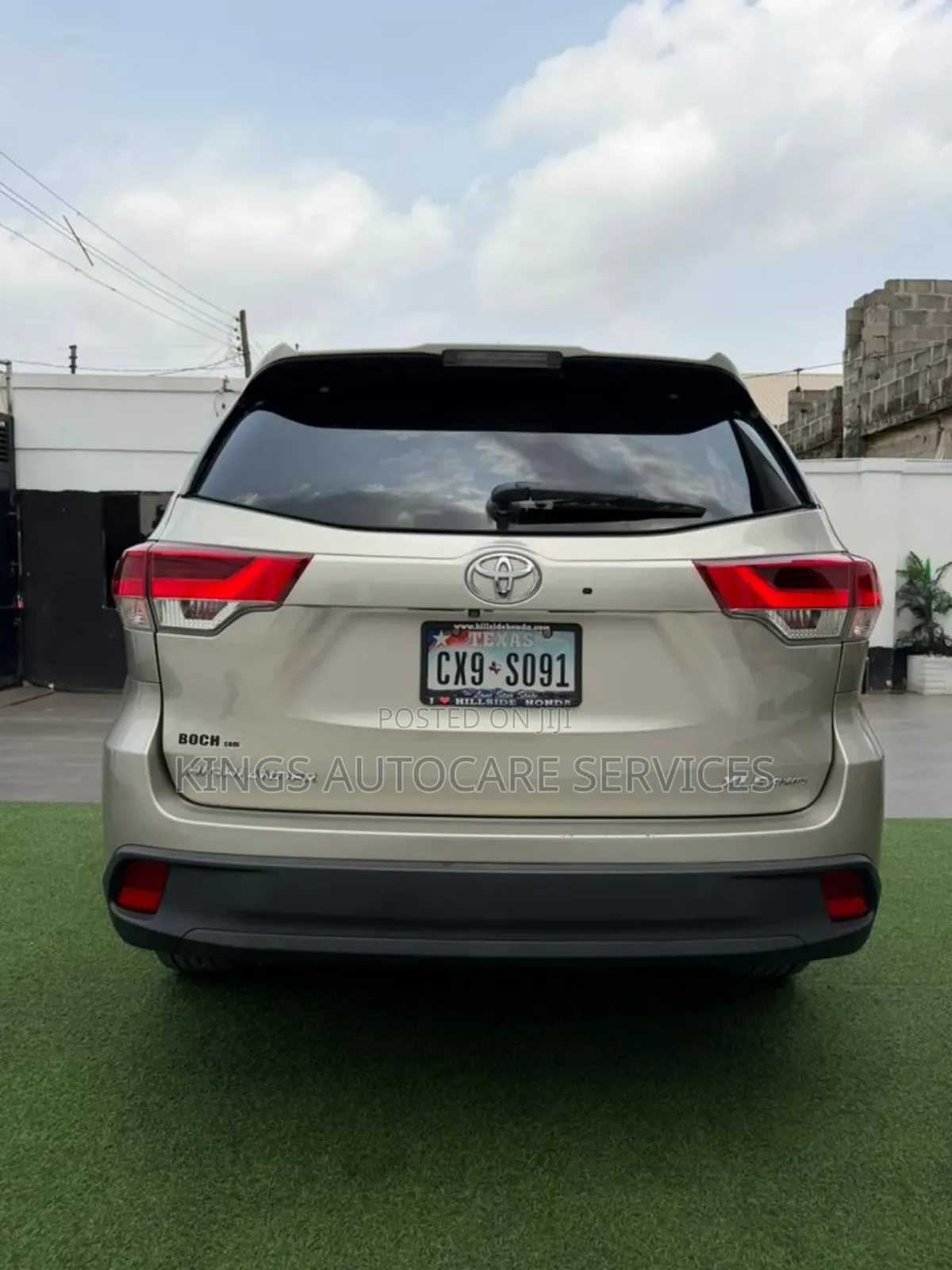 Toyota Highlander XLE 4dr SUV (3.5L 6cyl 6A) 2015 Gold