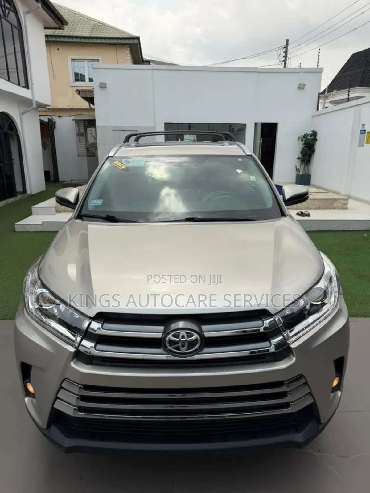 Toyota Highlander XLE 4dr SUV (3.5L 6cyl 6A) 2015 Gold