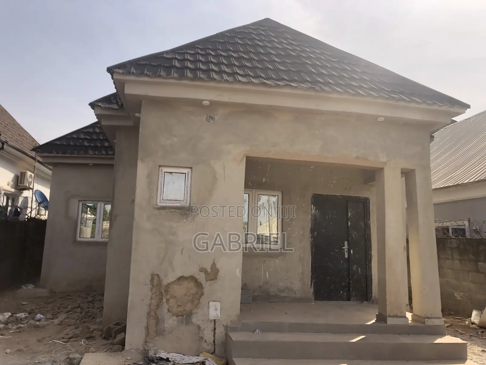 3bdrm Bungalow in Scc Road, Ushafa for sale