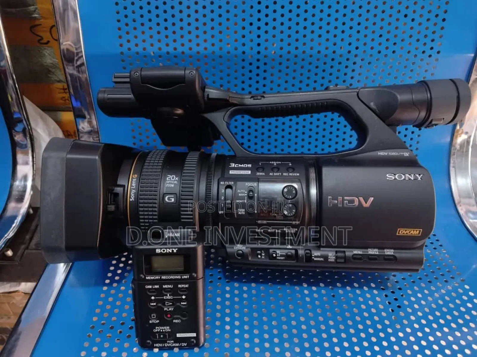 Sony Z5 Video Camera With Memory Card Adapter