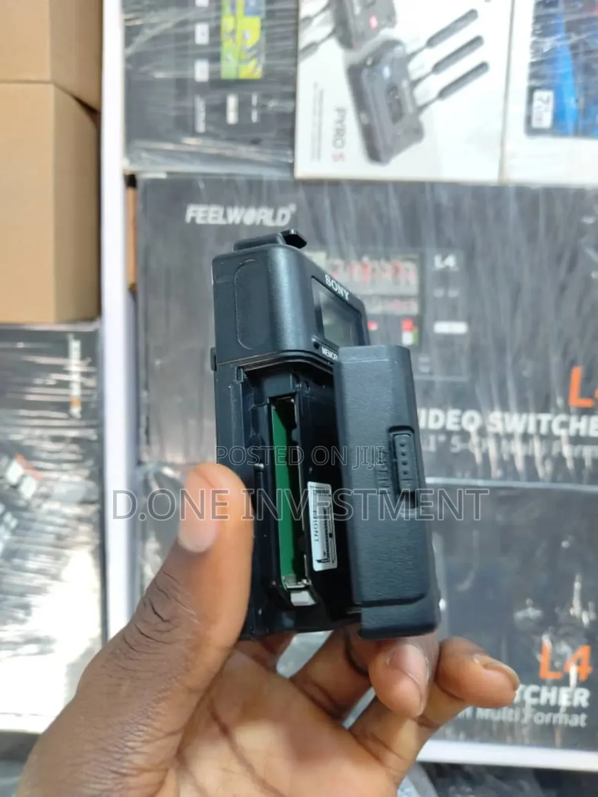 Sony Z5 Video Camera With Memory Card Adapter