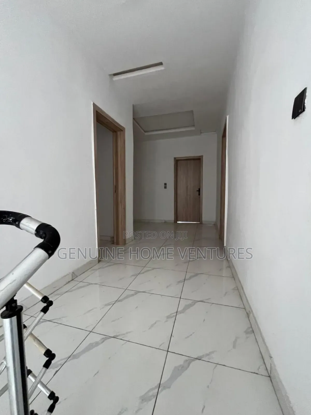 4bdrm Duplex in Orchid, Chevron for sale
