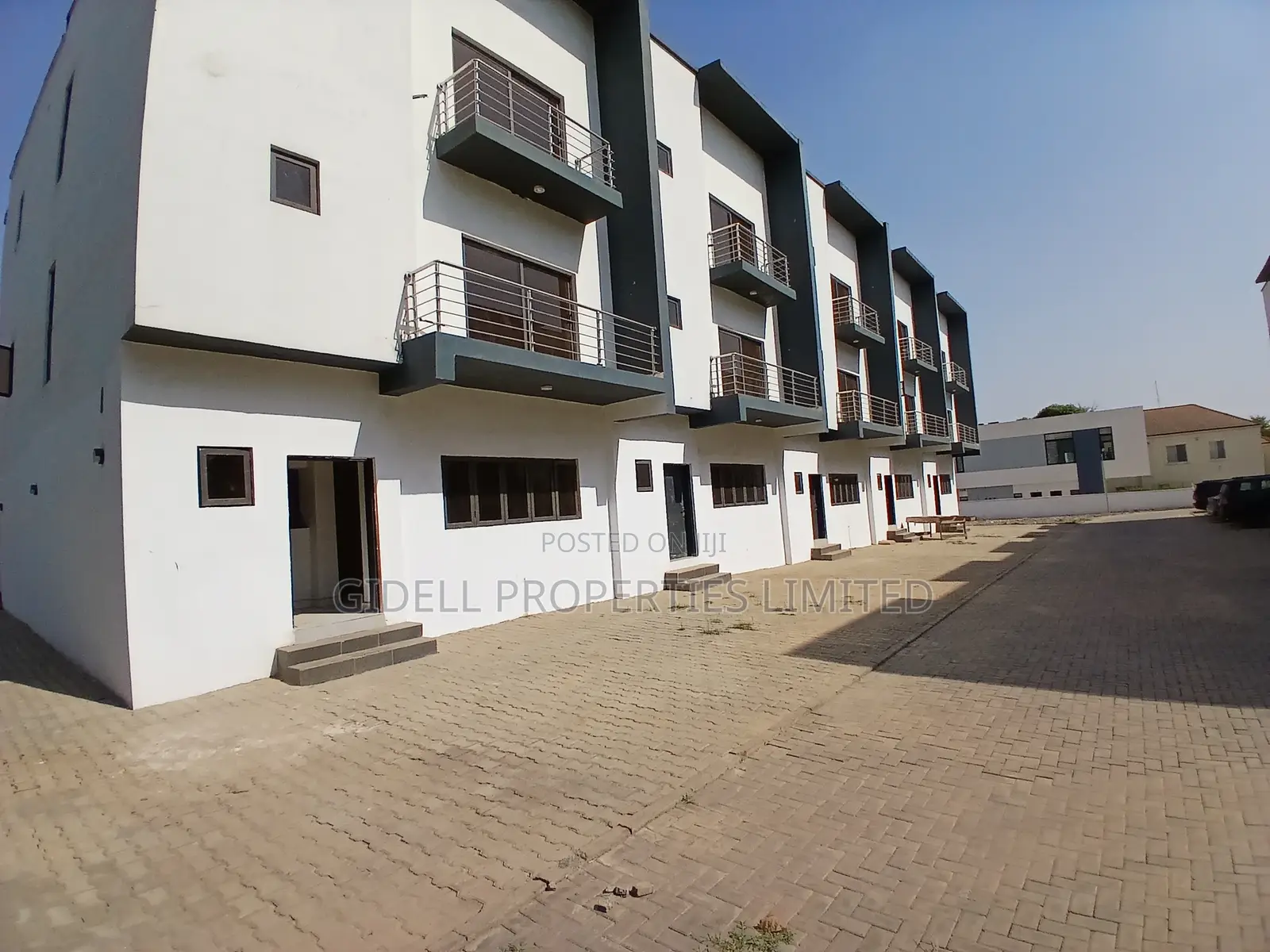4bdrm Duplex in Life Camp for rent