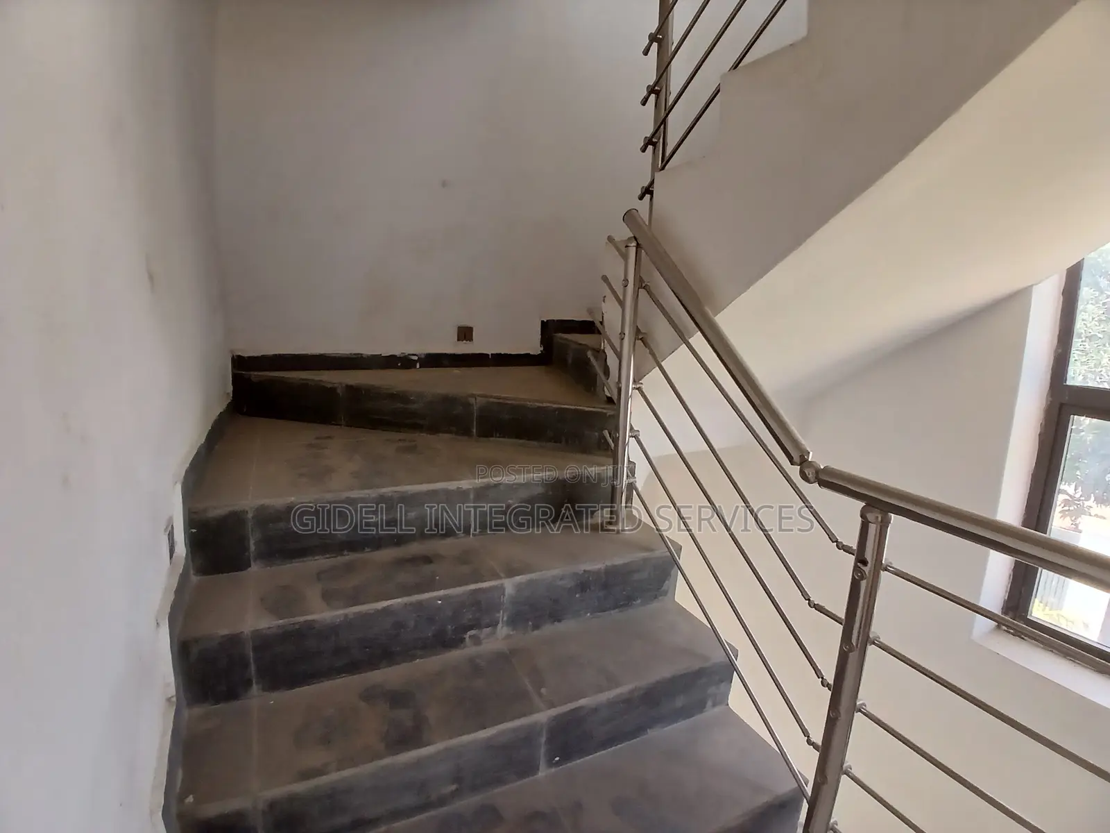 4bdrm Duplex in Life Camp for rent