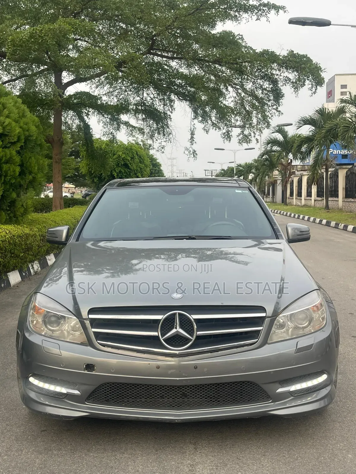 Mercedes-Benz C300 Luxury 4Matic Sedan AWD (3.0L 6cyl 7A) 2011 Gray
