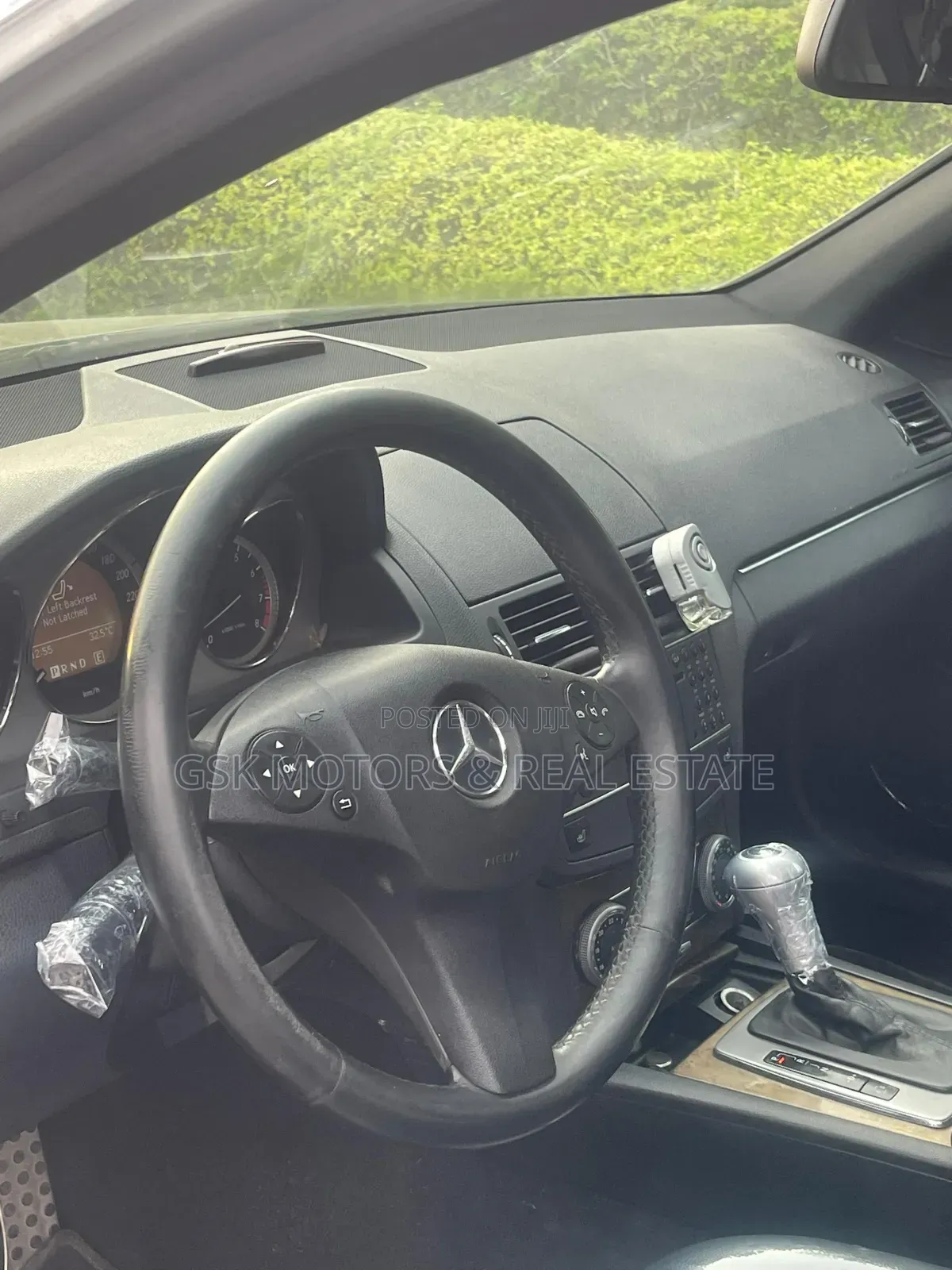 Mercedes-Benz C300 Luxury 4Matic Sedan AWD (3.0L 6cyl 7A) 2011 Gray