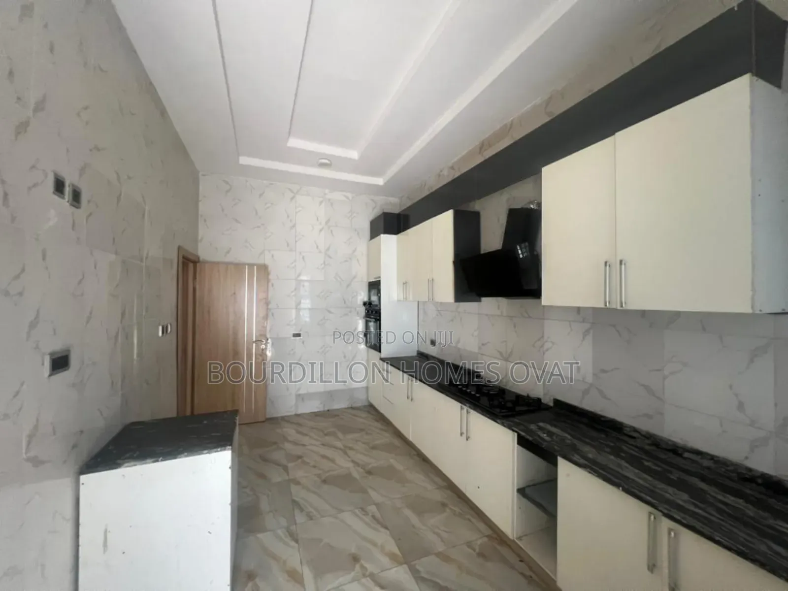 4bdrm Duplex in Ikota Villa Estate for rent