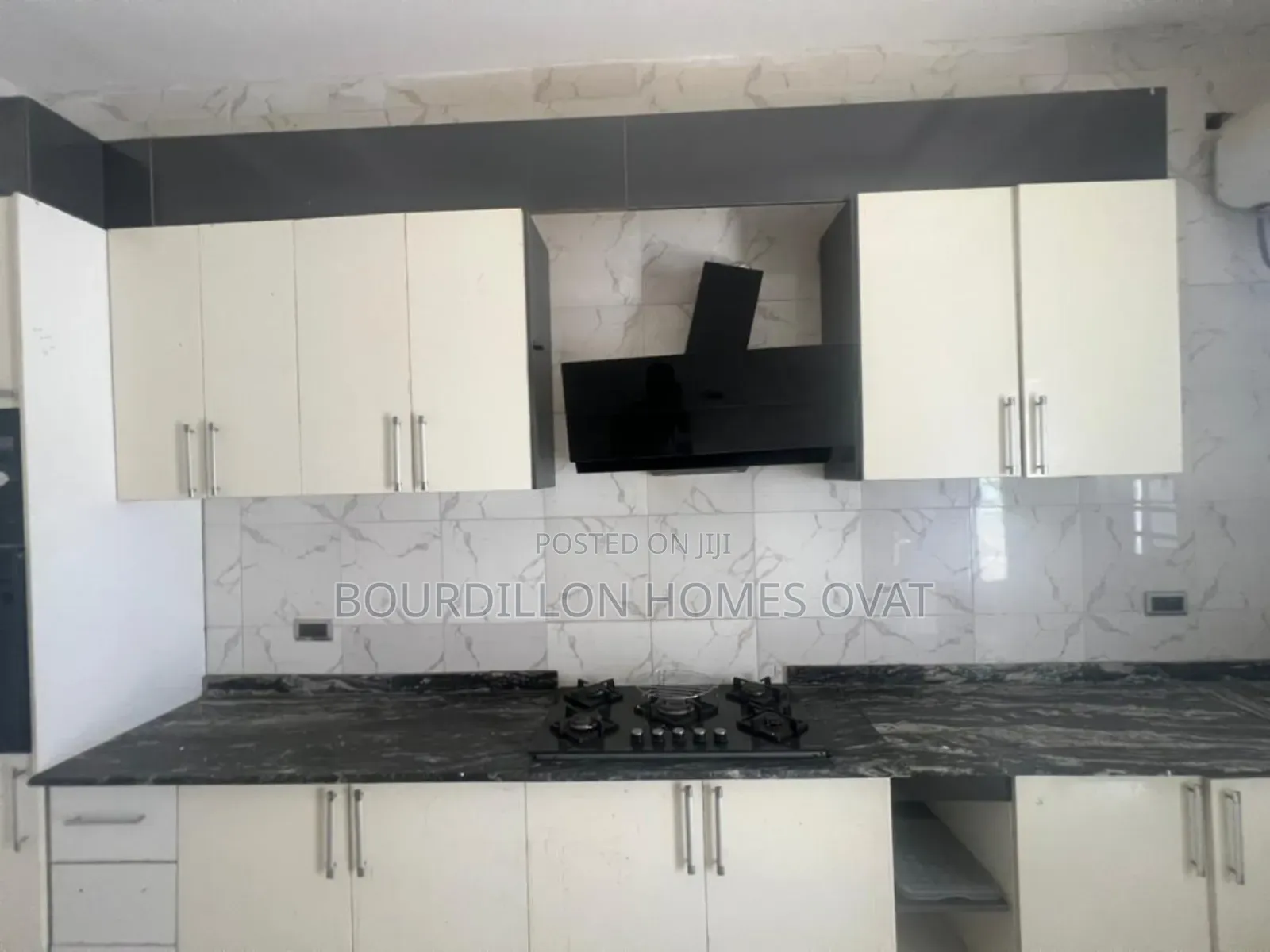 4bdrm Duplex in Ikota Villa Estate for rent