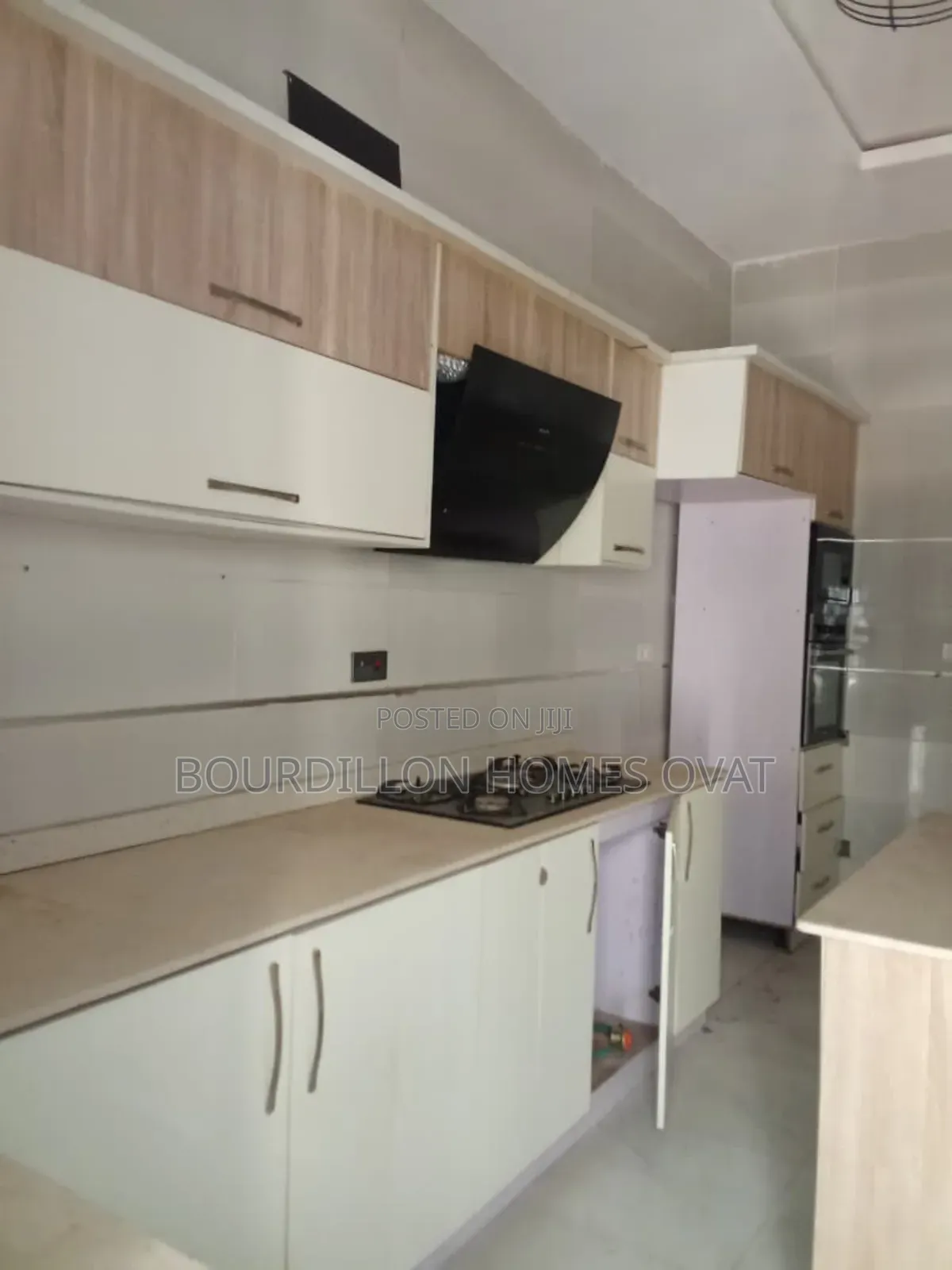4bdrm Duplex in Ikota Villa Estate for rent