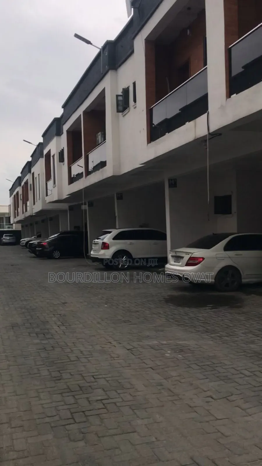 4bdrm Duplex in Ikota Villa Estate for rent