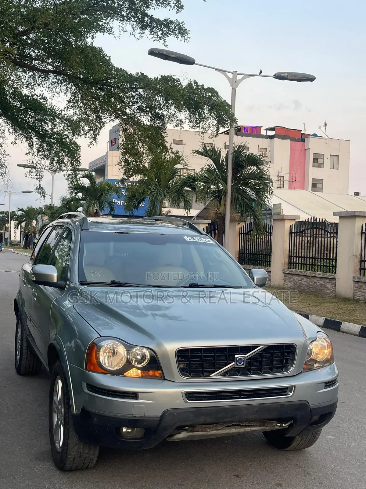 Volvo XC90 3.2 4dr SUV AWD (3.2L 6cyl 6A) 2011 Gray
