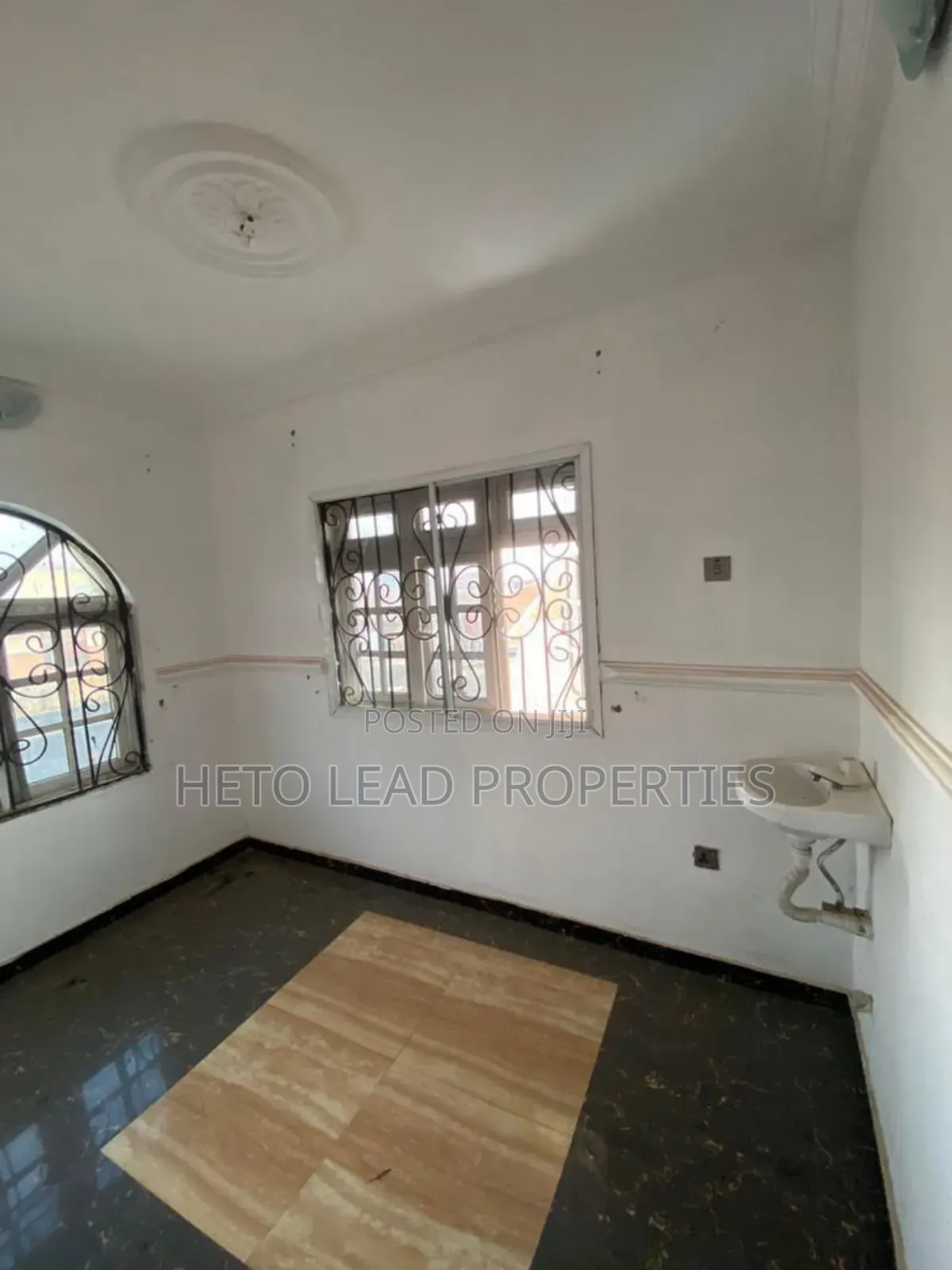 Furnished 3bdrm Block of Flats in Akobo Ojuirin for sale