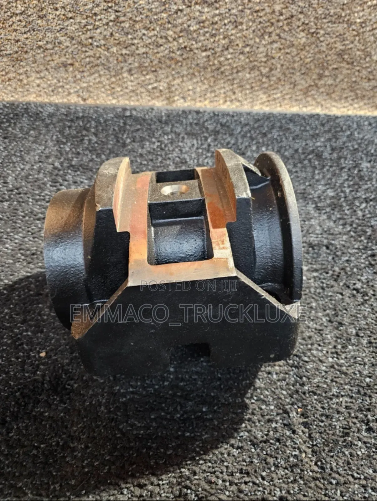 Triunion Assembly Black Heavy-Duty Replacement for Mack