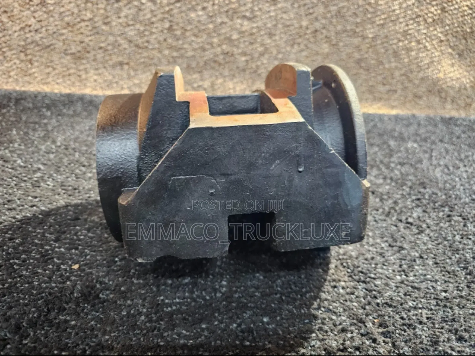 Triunion Assembly Black Heavy-Duty Replacement for Mack