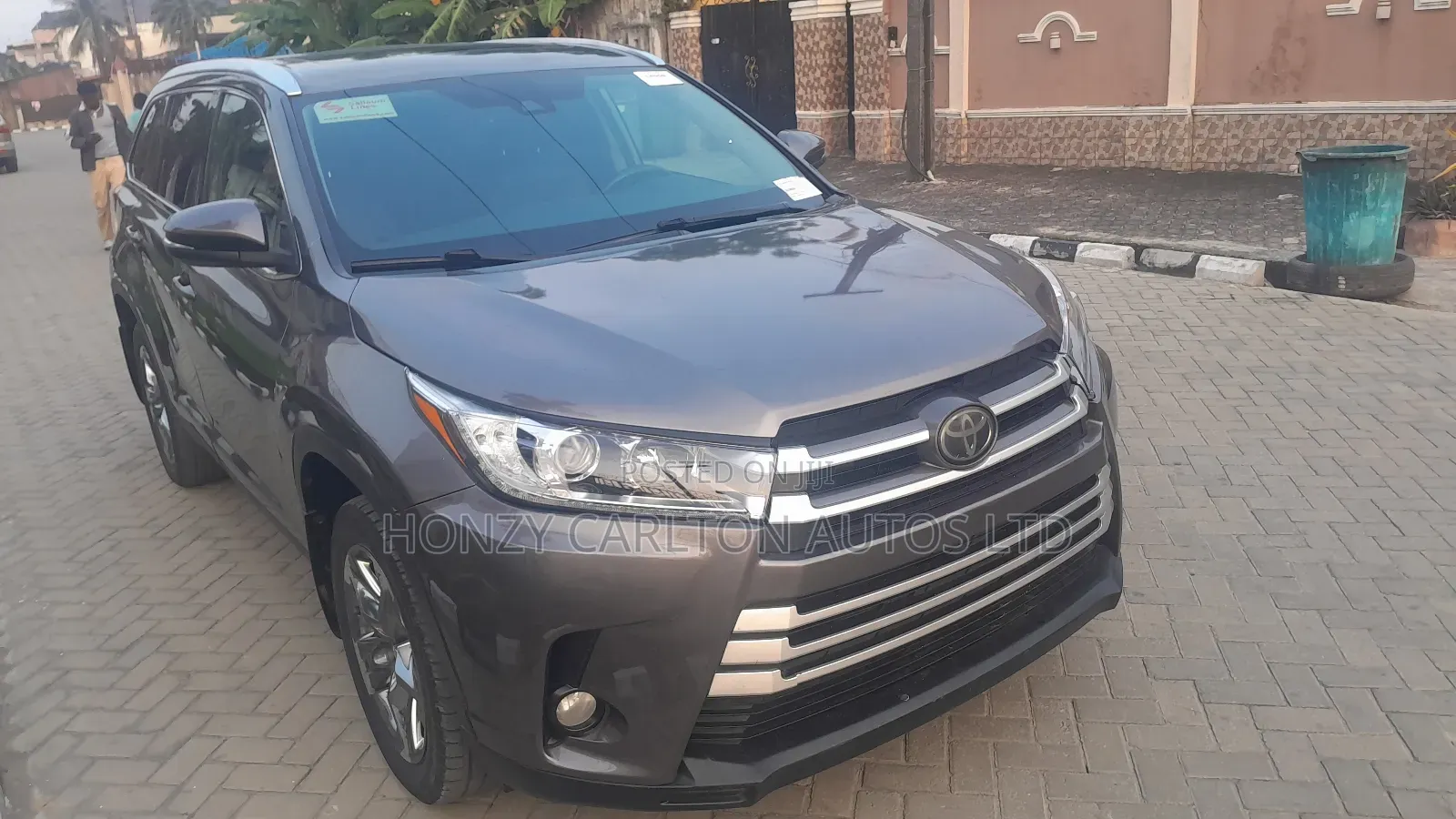Toyota Highlander XLE 2019 Gray