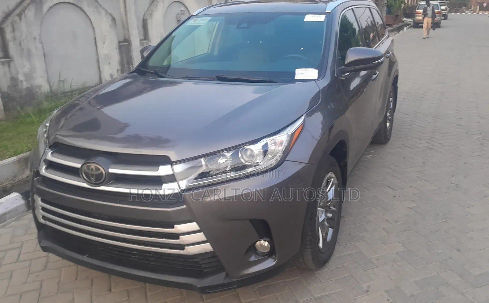 Toyota Highlander XLE 2019 Gray
