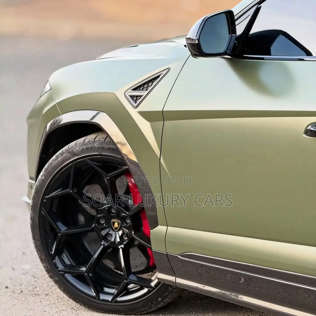 Lamborghini Urus 2024 Green