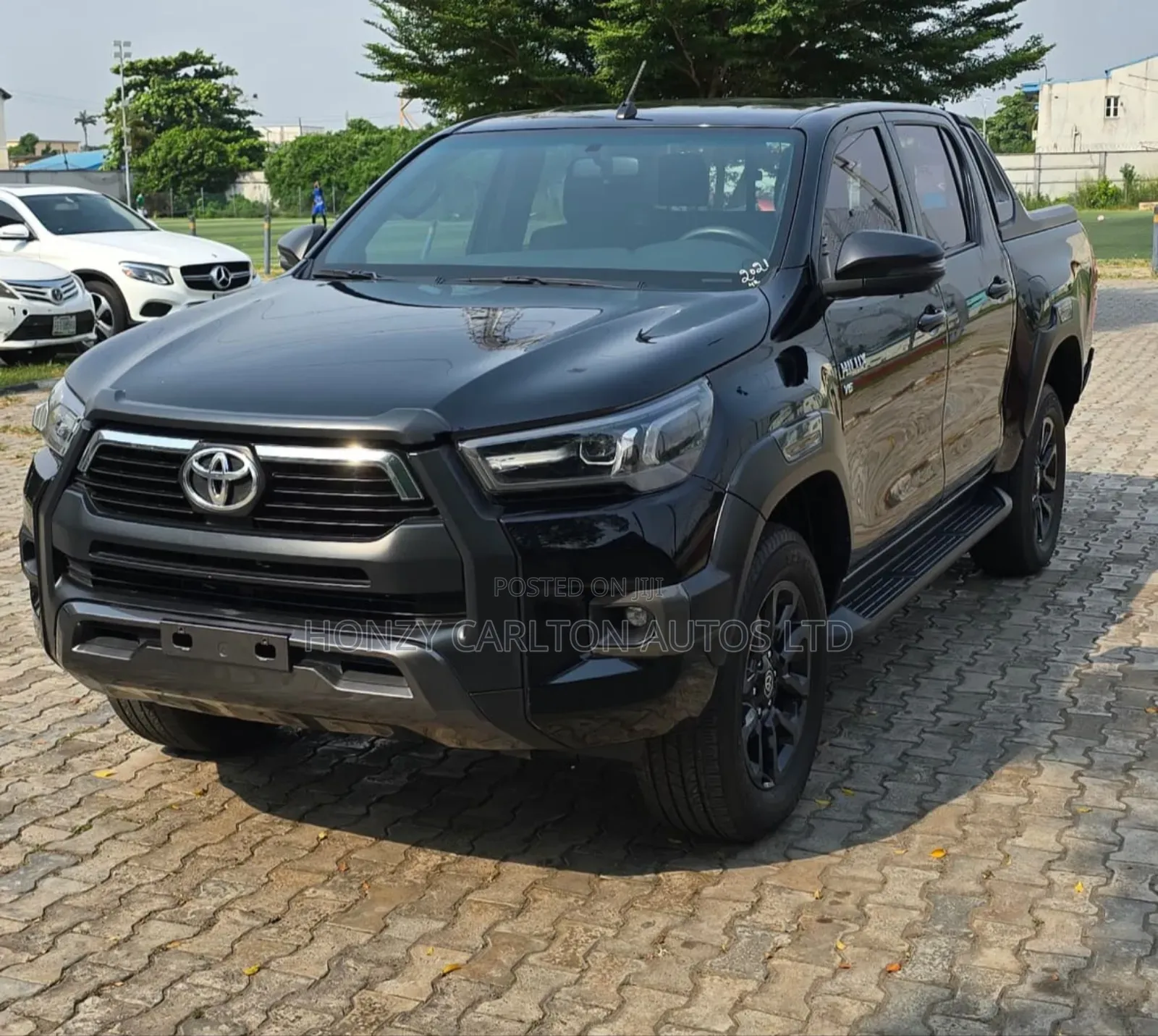 Toyota Hilux Revo Double Cab Petrol 2.7 AWD 2021 Black