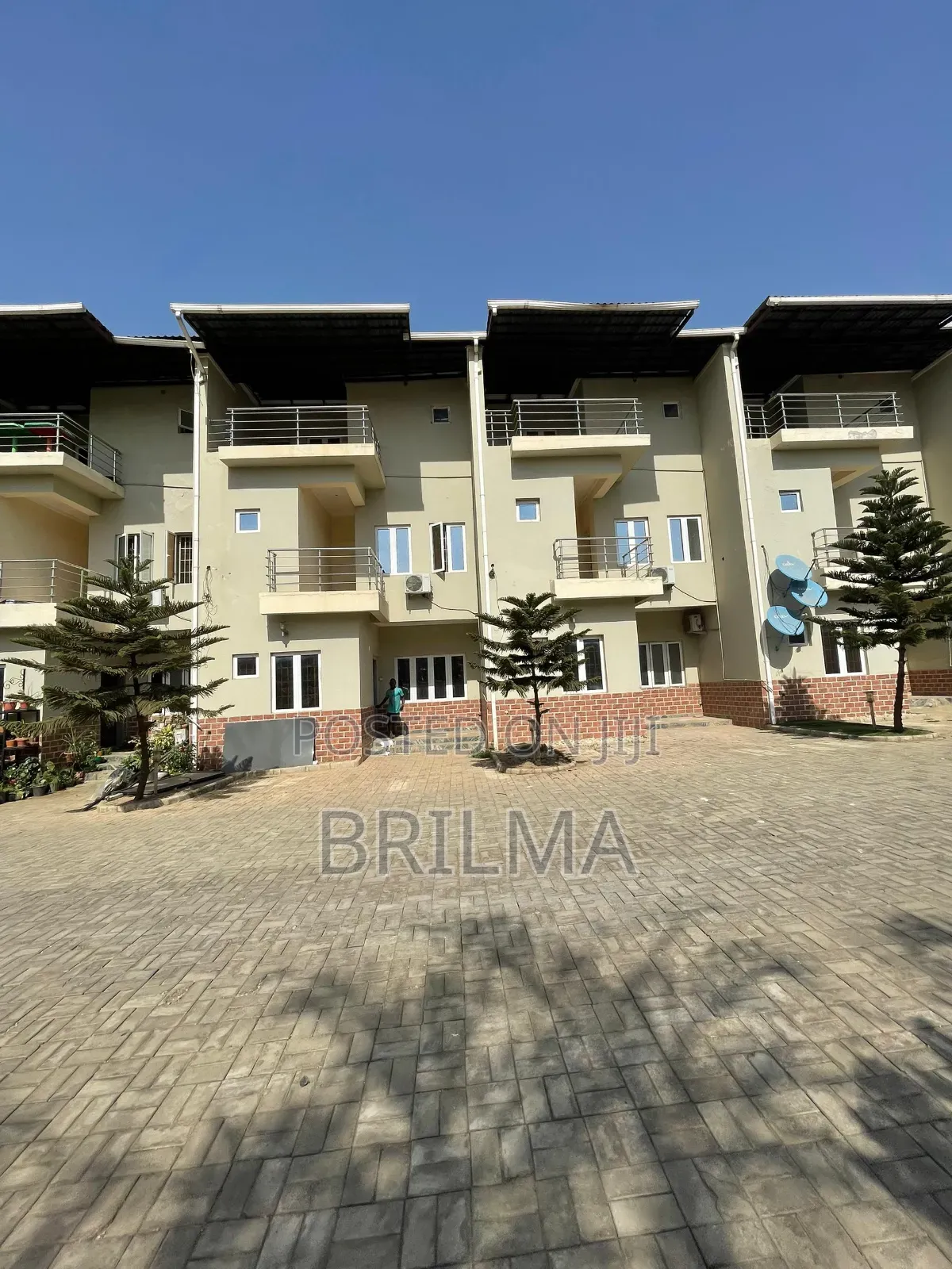 4bdrm Duplex in Life Camp for rent