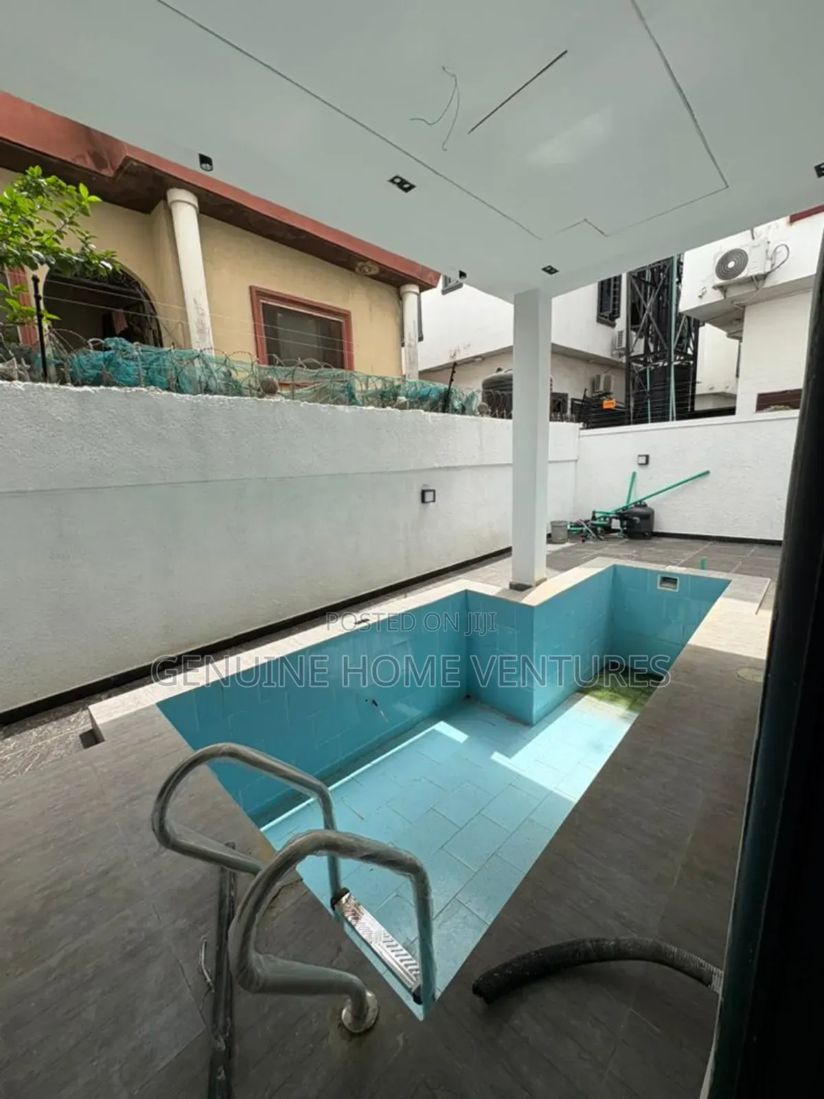 5bdrm Duplex in Ikota Lekki for sale
