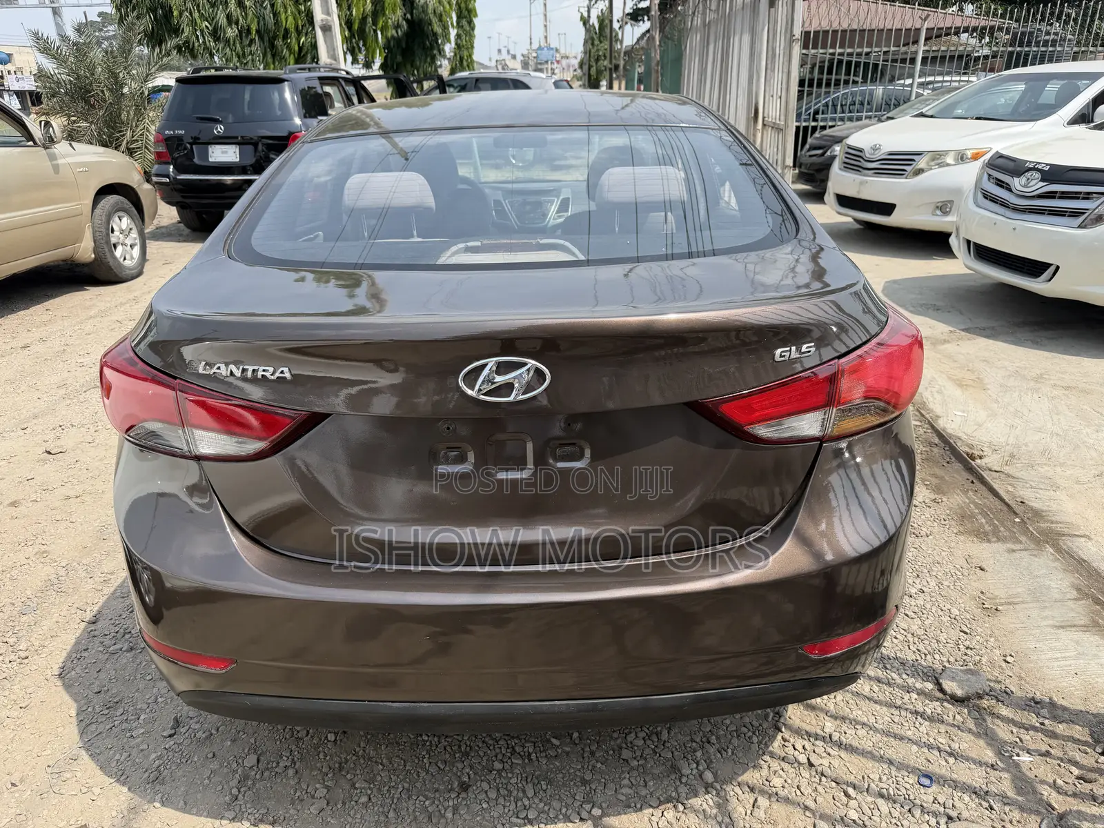 Hyundai Elantra GLS 2012 Brown